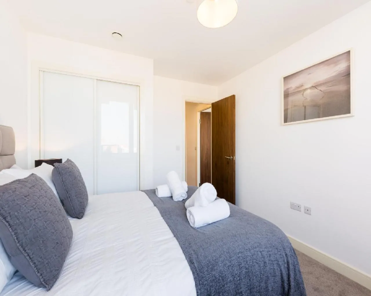 Bedroom, Bed in KCS Luxury Apartment - Broad Street Birmingham