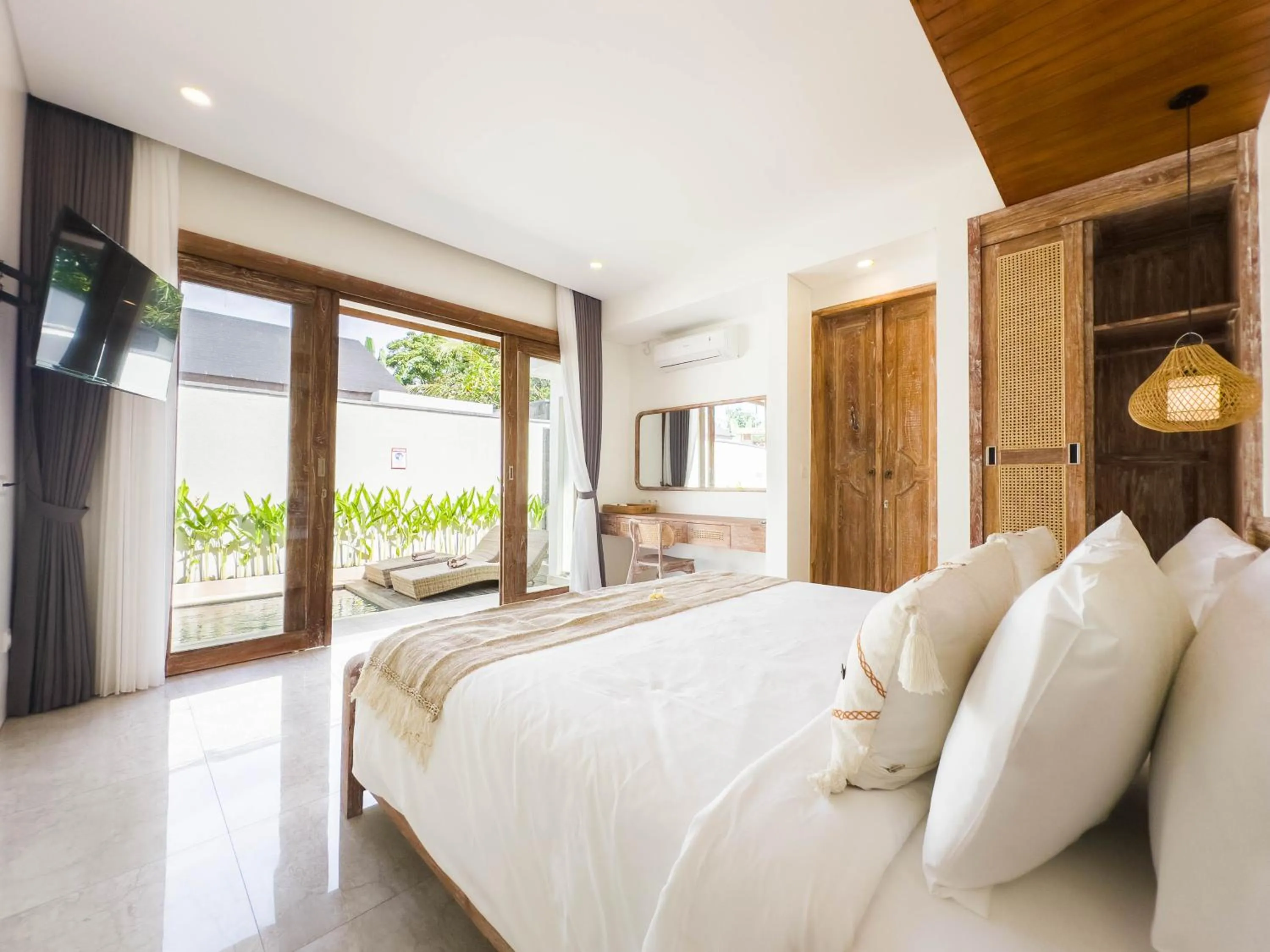 Bedroom, Bed in Villa Waturenggong Ubud