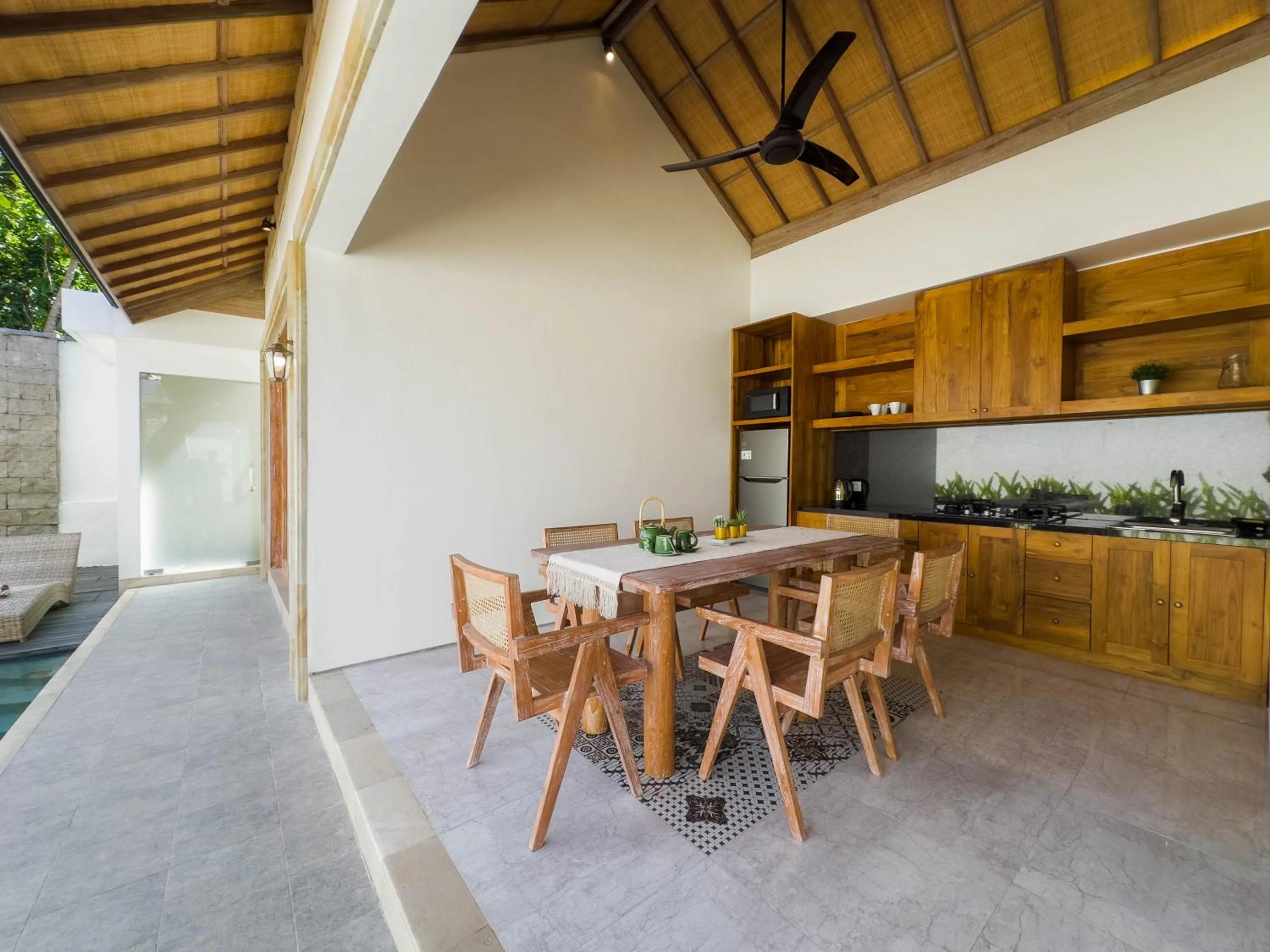 Kitchen or kitchenette in Villa Waturenggong Ubud