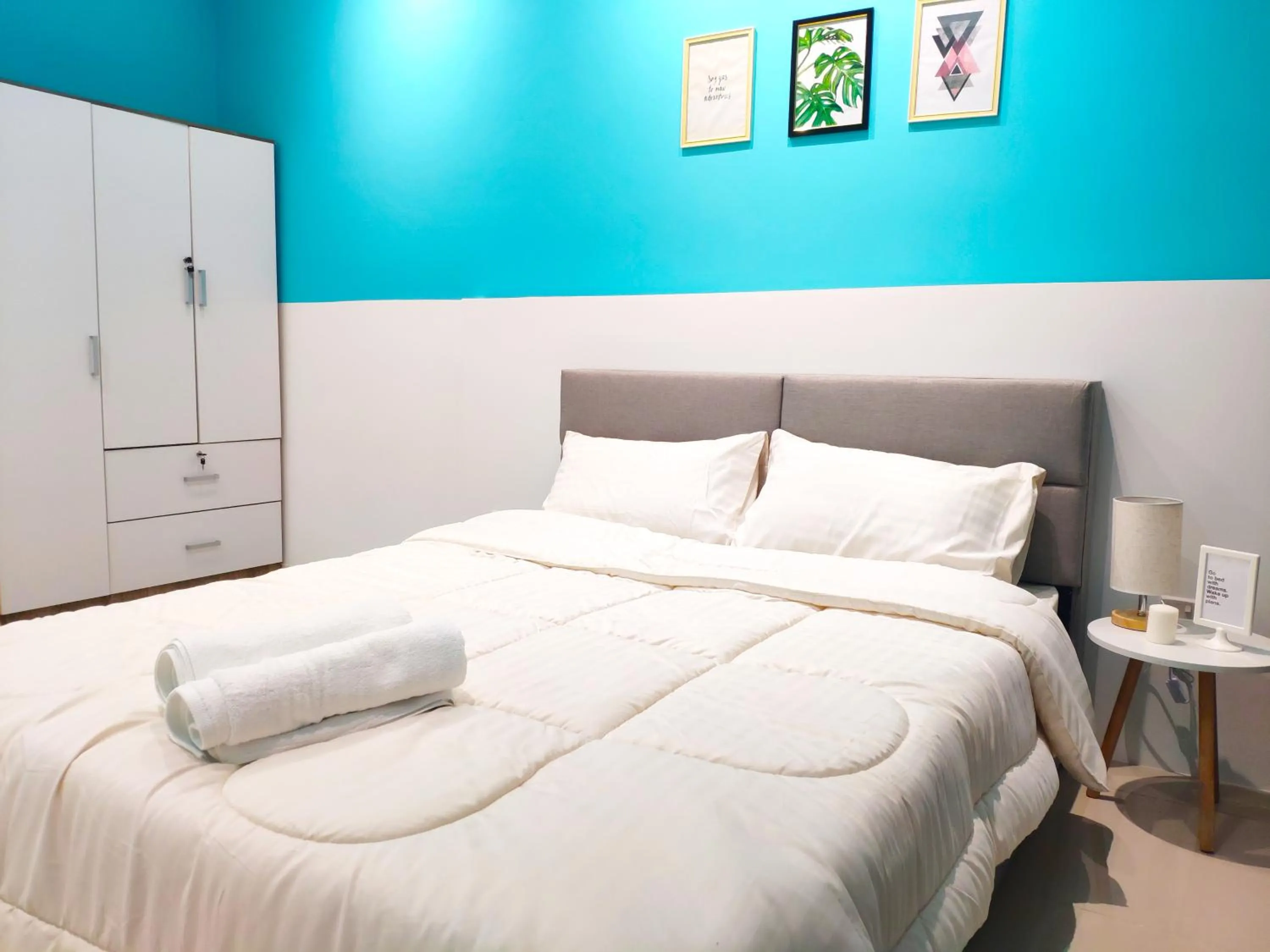 Bedroom, Bed in 5-Star Apartment + Infinity Pool, 4 pax, 1 min to Jaya One