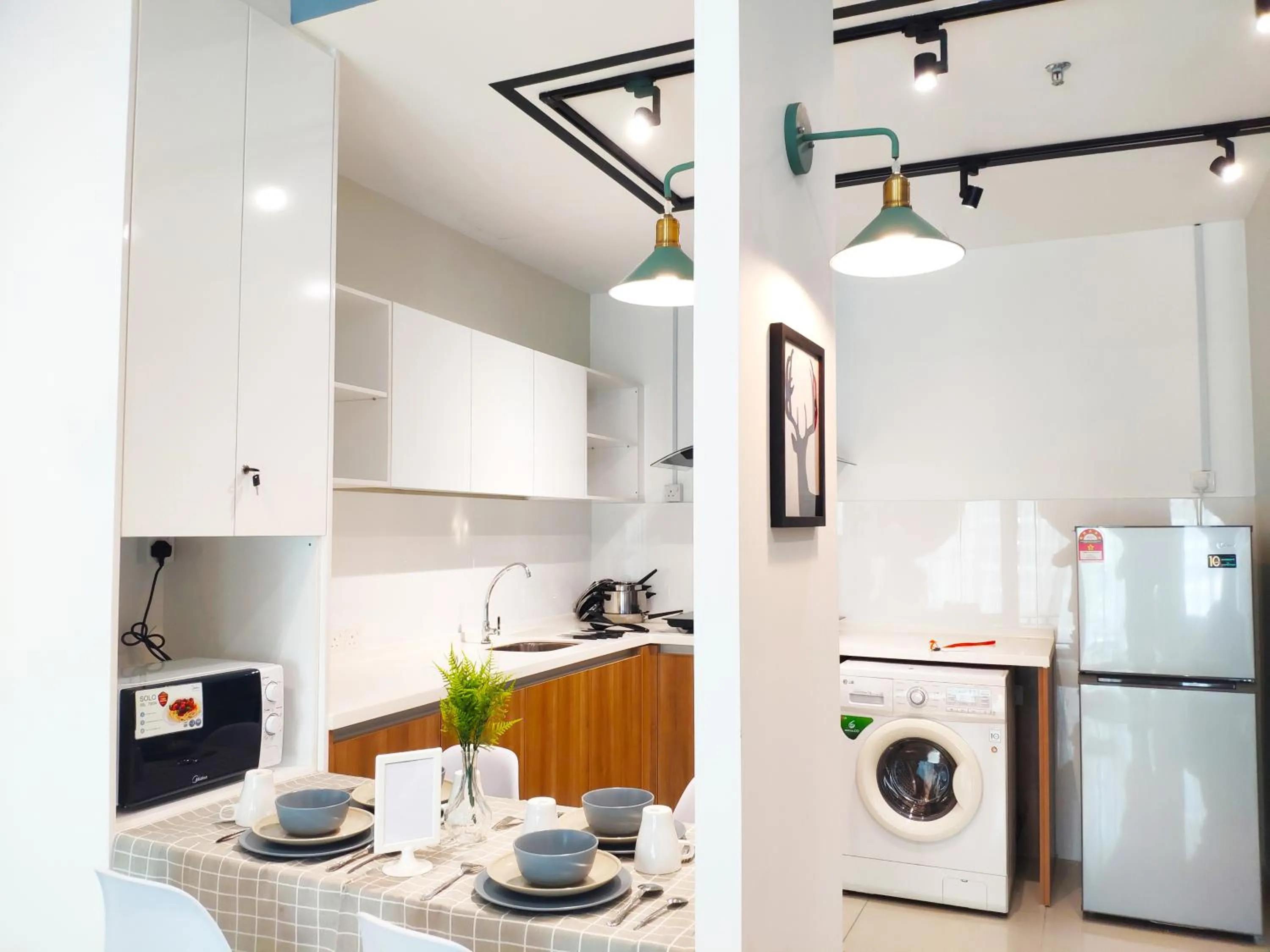 Kitchen or kitchenette in 5-Star Apartment + Infinity Pool, 4 pax, 1 min to Jaya One