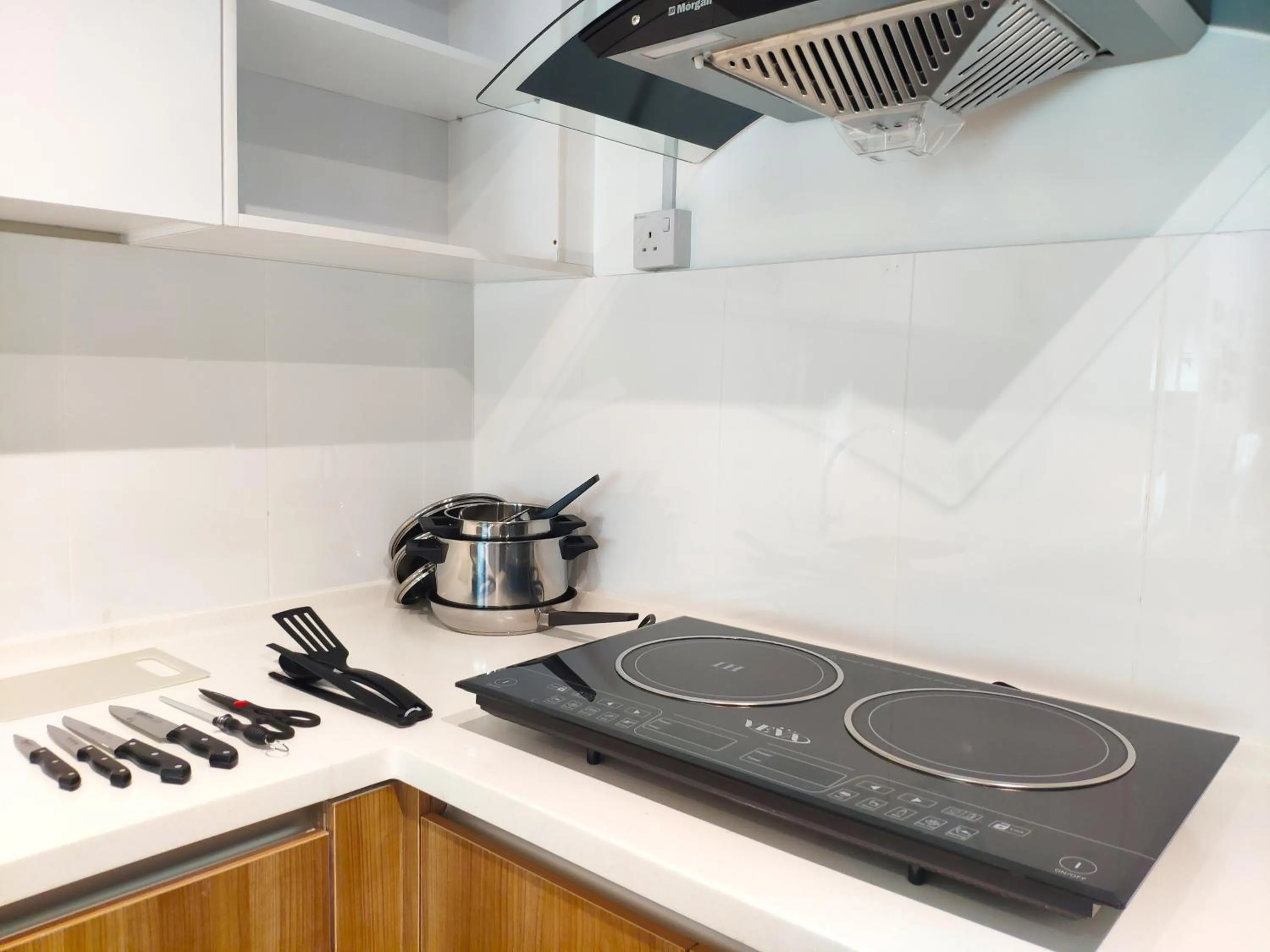 Kitchen or kitchenette in 5-Star Apartment + Infinity Pool, 4 pax, 1 min to Jaya One