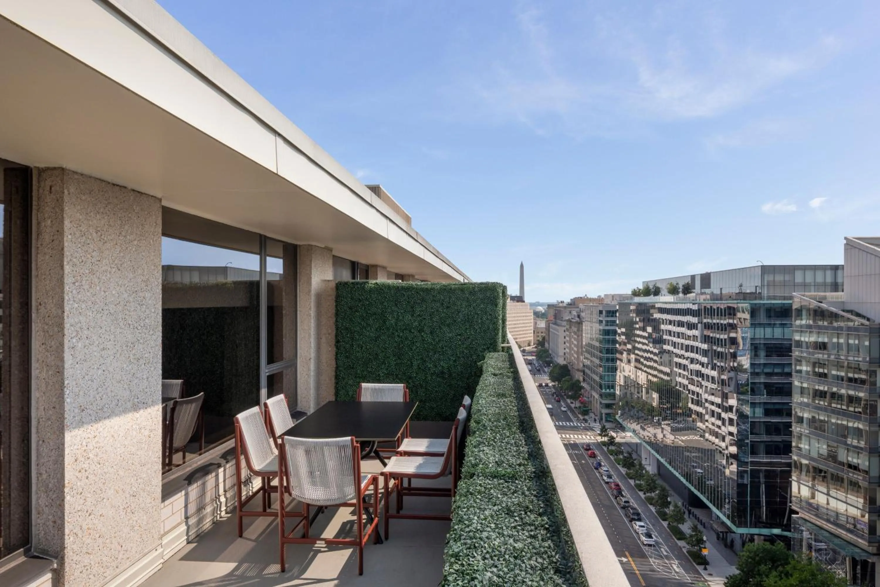 Photo of the whole room in Le Meridien Washington, DC, The Madison