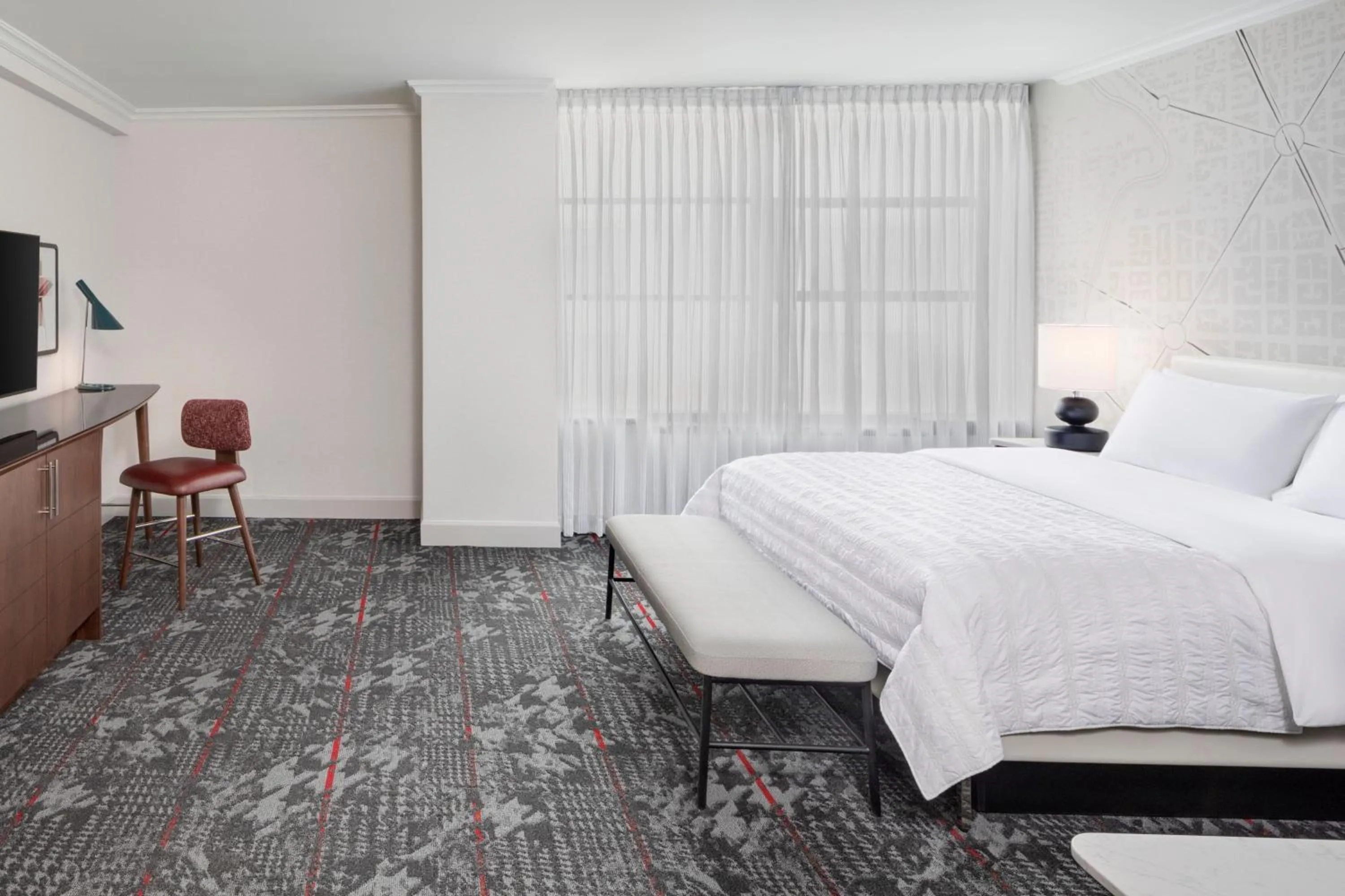 Photo of the whole room, Bed in Le Meridien Washington, DC, The Madison