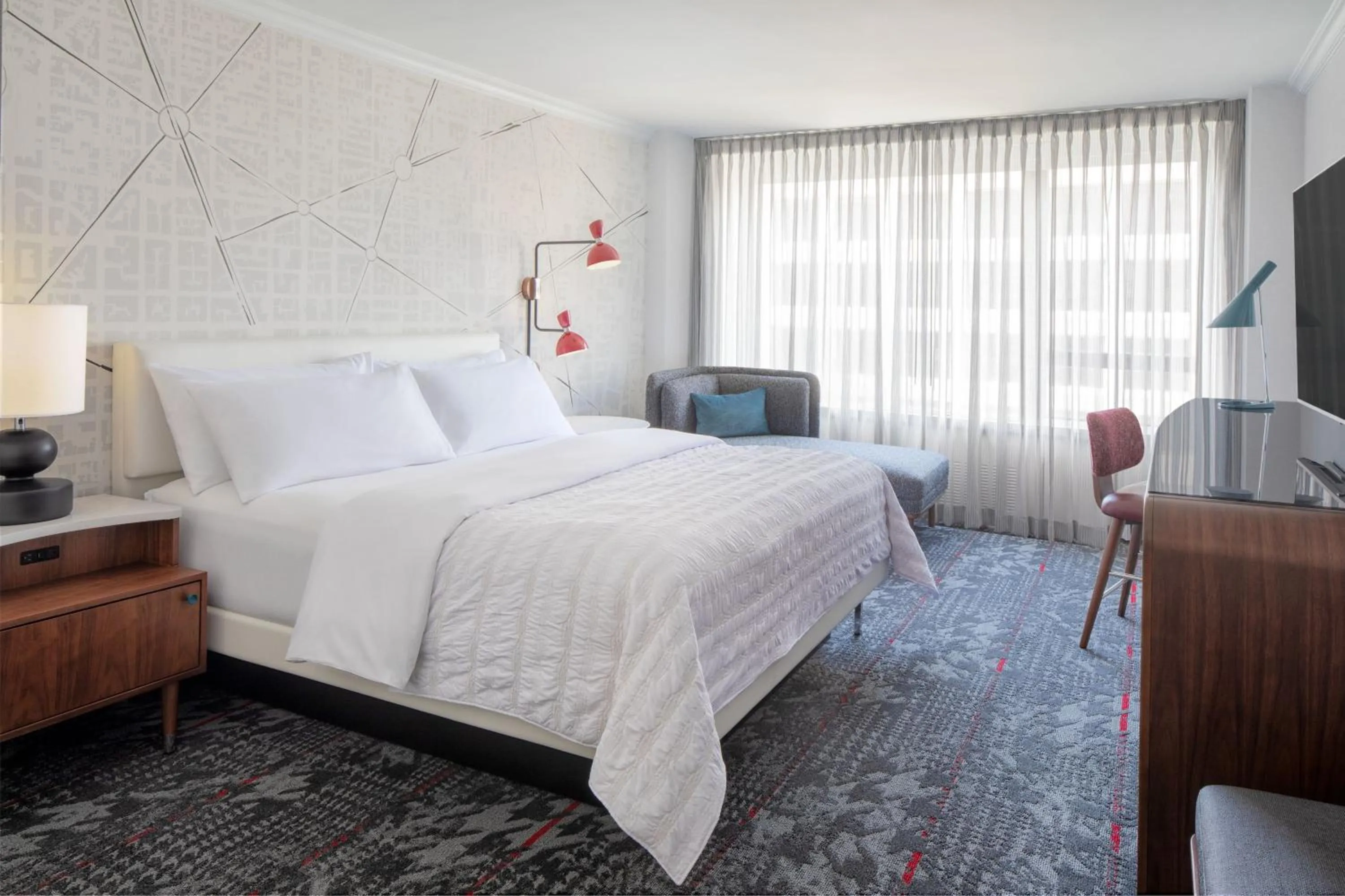 Photo of the whole room, Bed in Le Meridien Washington, DC, The Madison