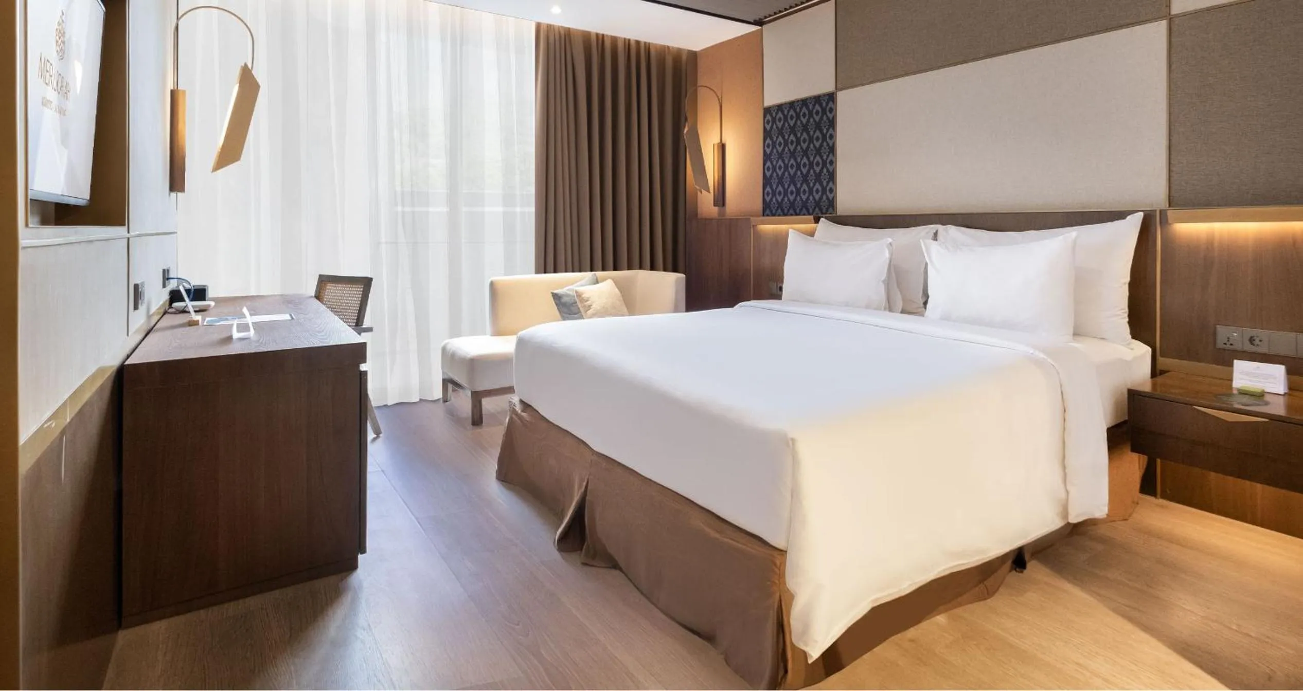 Bed in Meruorah Komodo Labuan Bajo