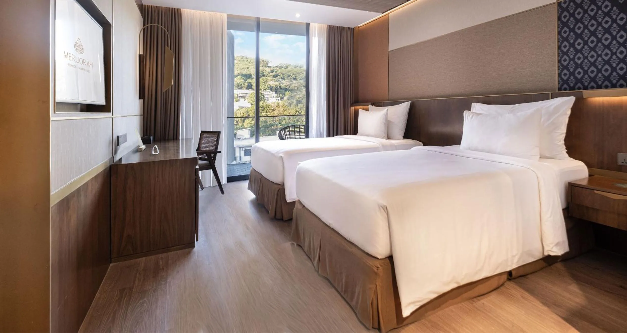 Bed in Meruorah Komodo Labuan Bajo