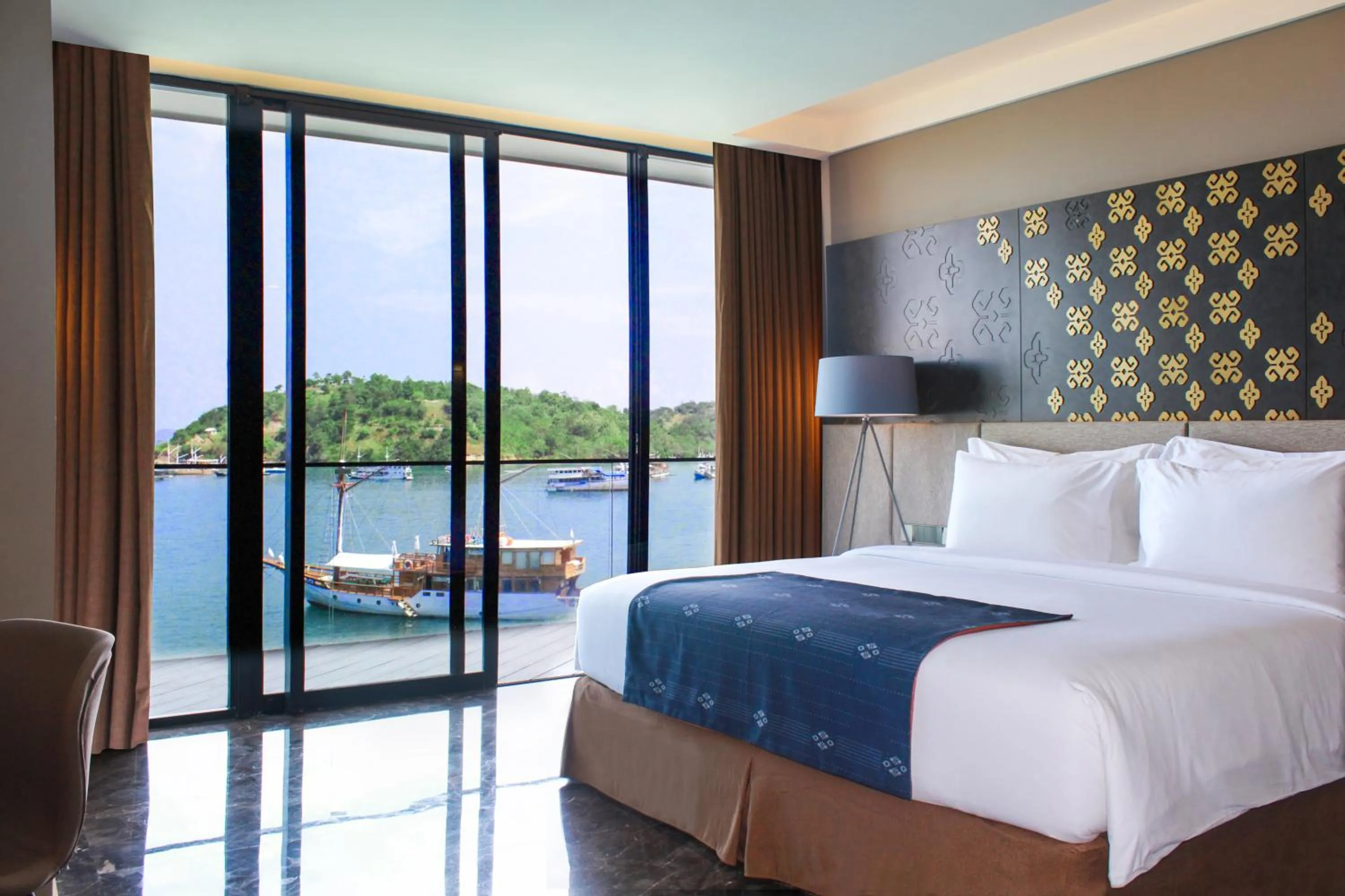 The Horizon Sea View with Airport Transfer in Meruorah Komodo Labuan Bajo