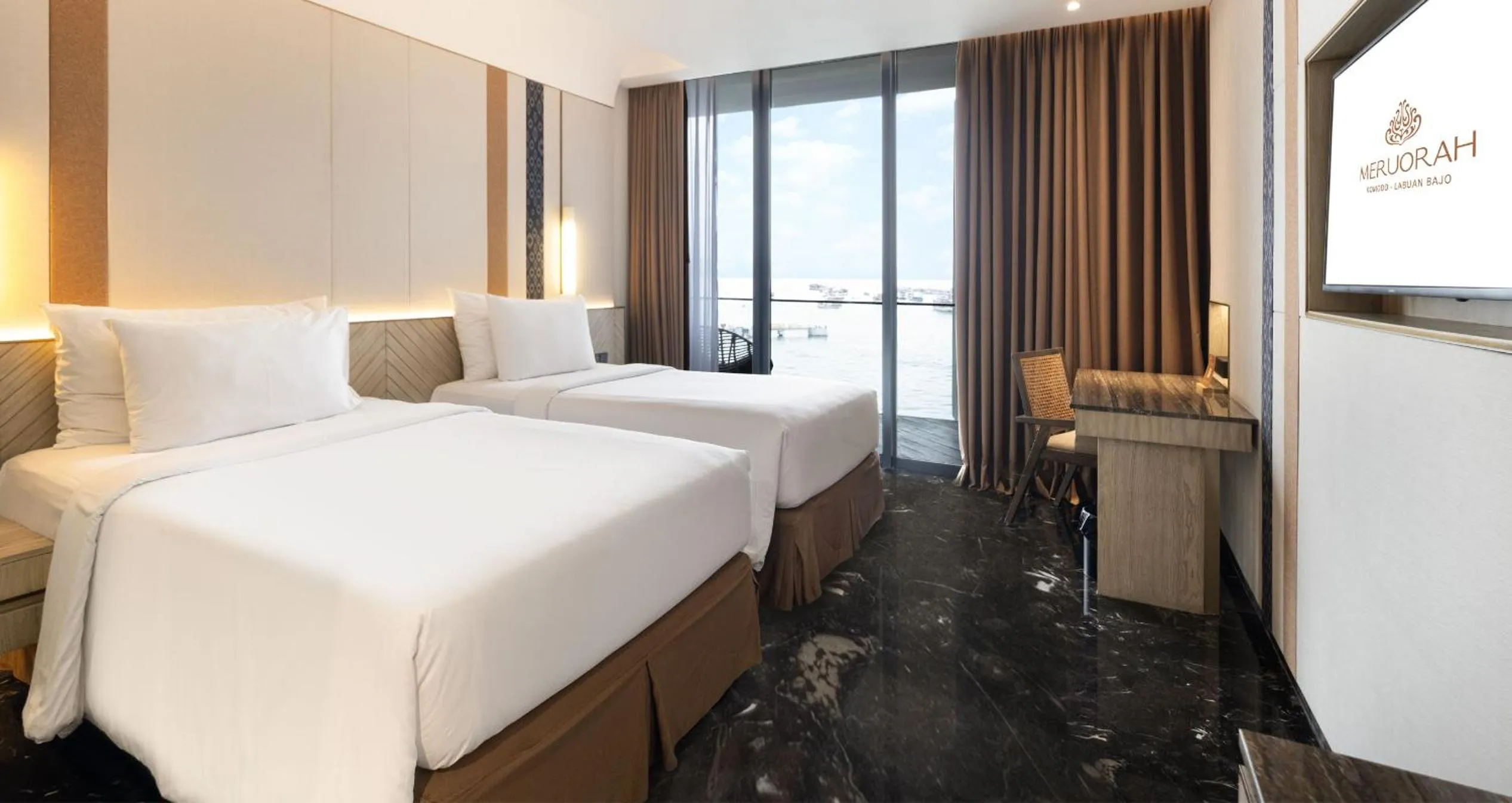 Bed in Meruorah Komodo Labuan Bajo