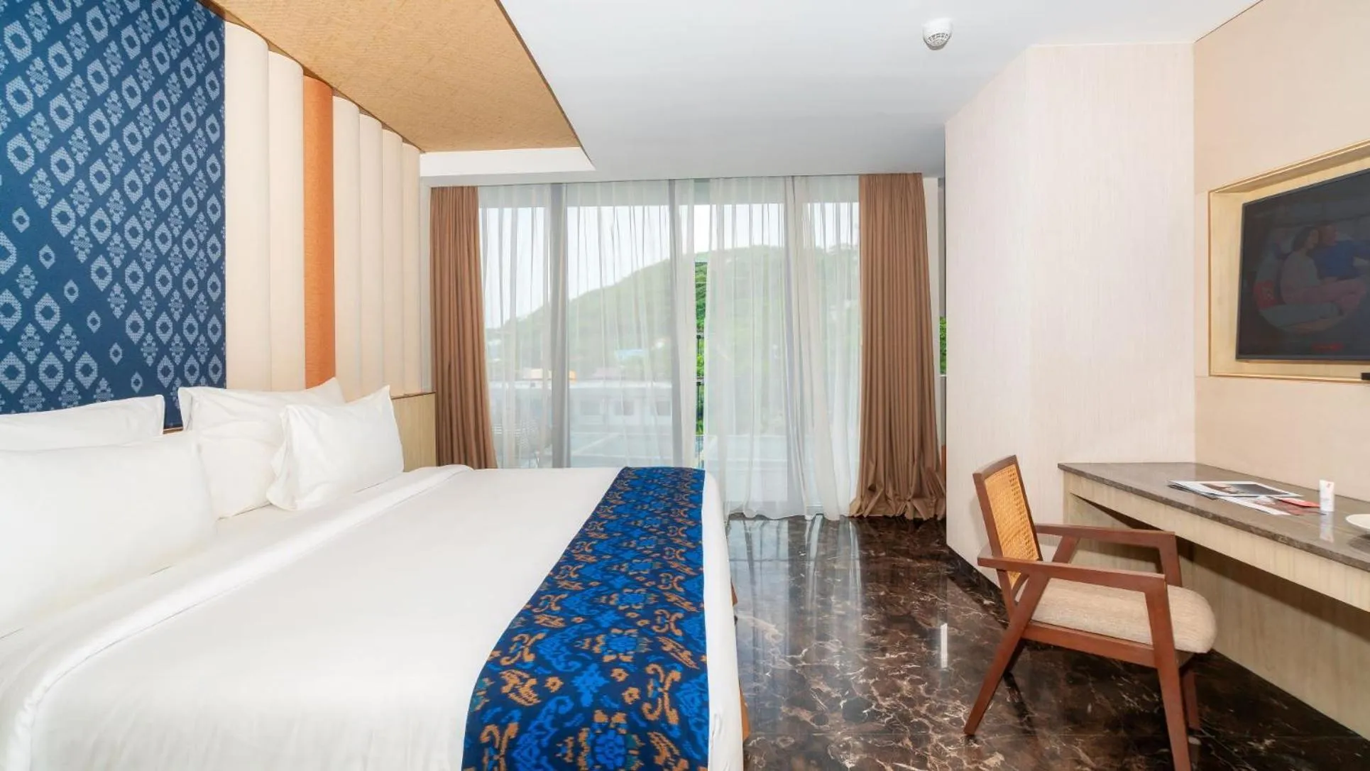 The Horizon Hill View with Airport Transfer in Meruorah Komodo Labuan Bajo