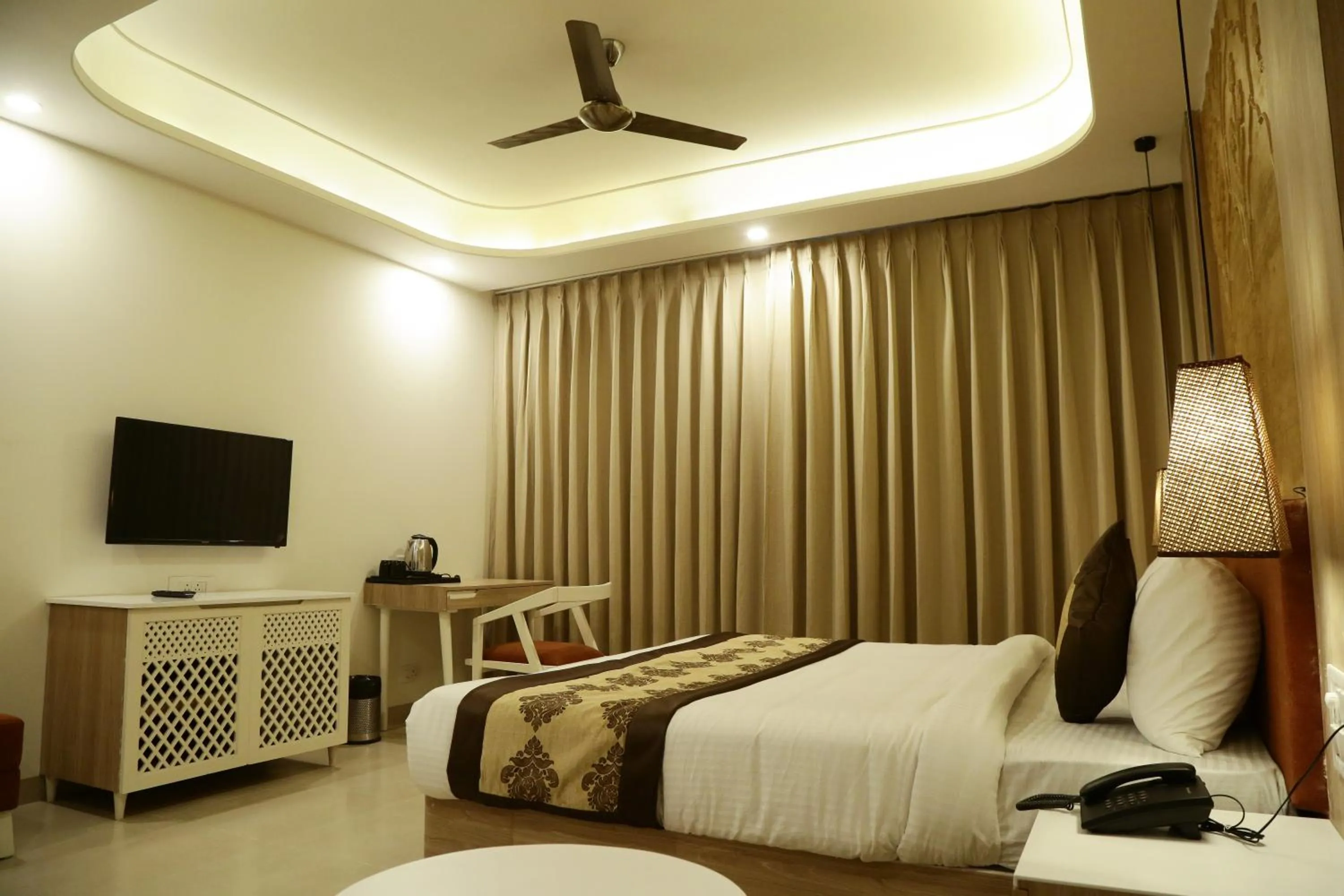 Photo of the whole room in Hotel Ratangarh Palace