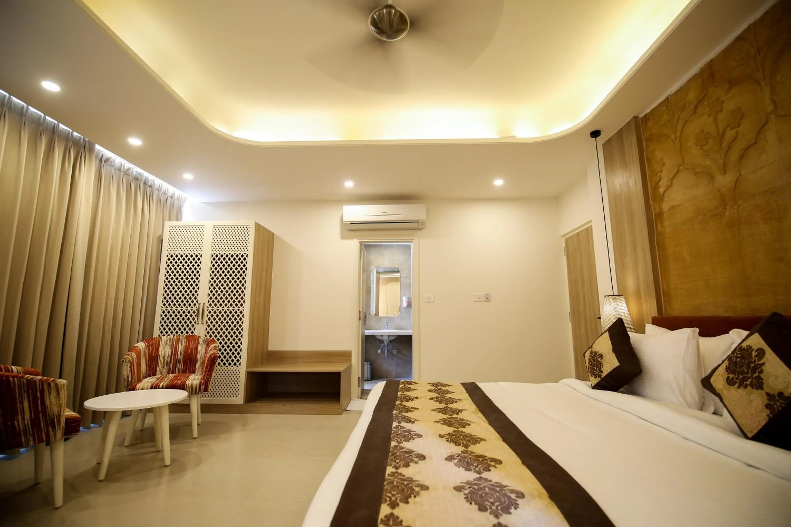 Photo of the whole room in Hotel Ratangarh Palace