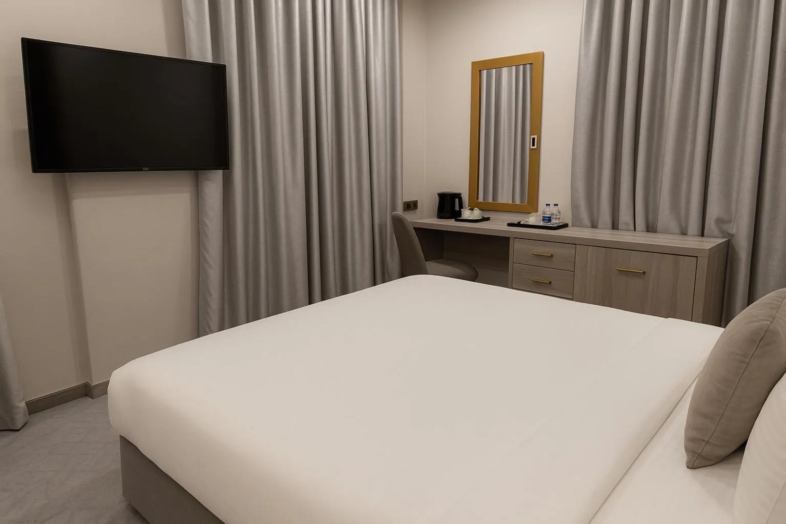 Photo of the whole room, Bed in Saraya Palace Hotel