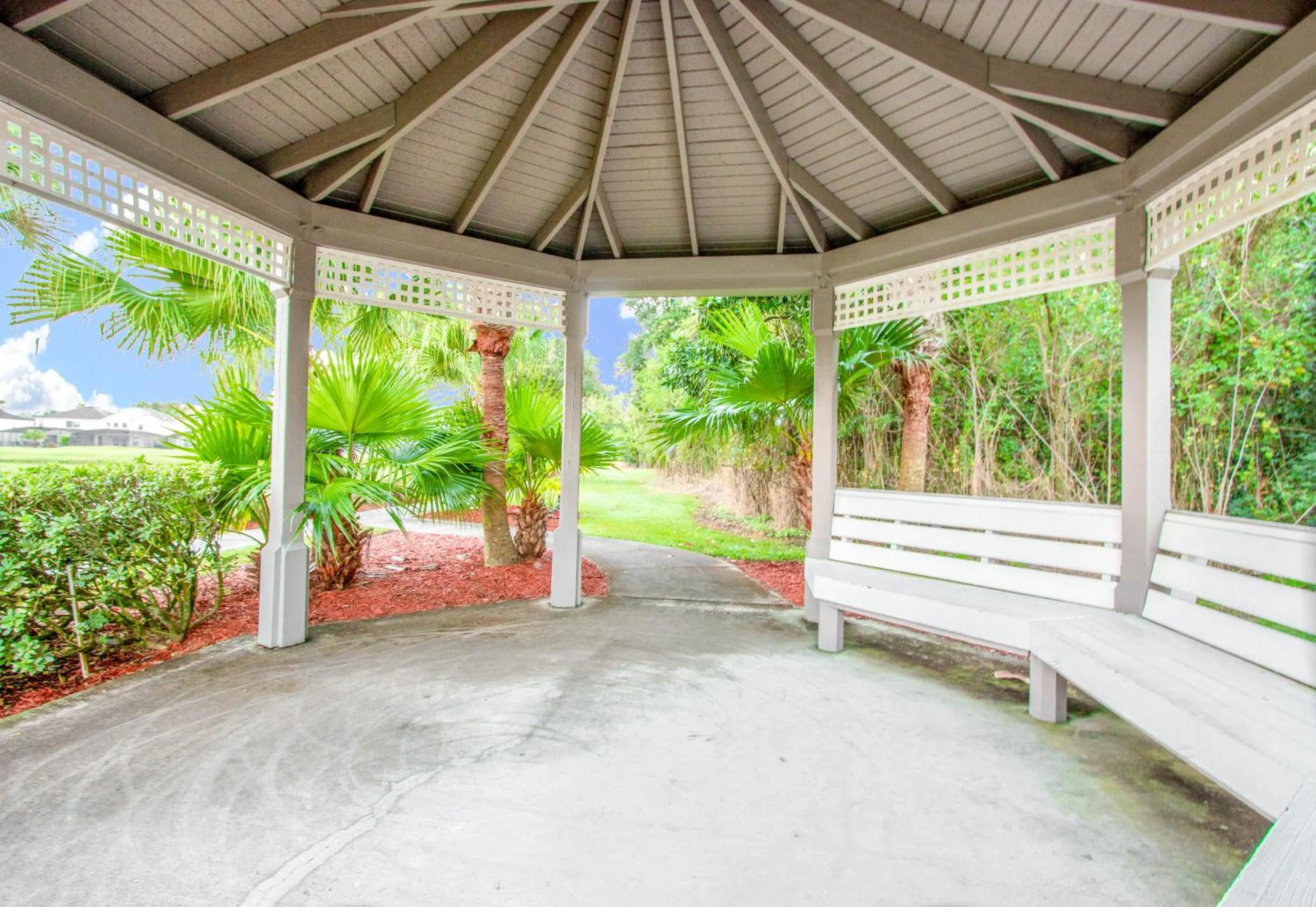 Patio in Berkley Lake Townhomes