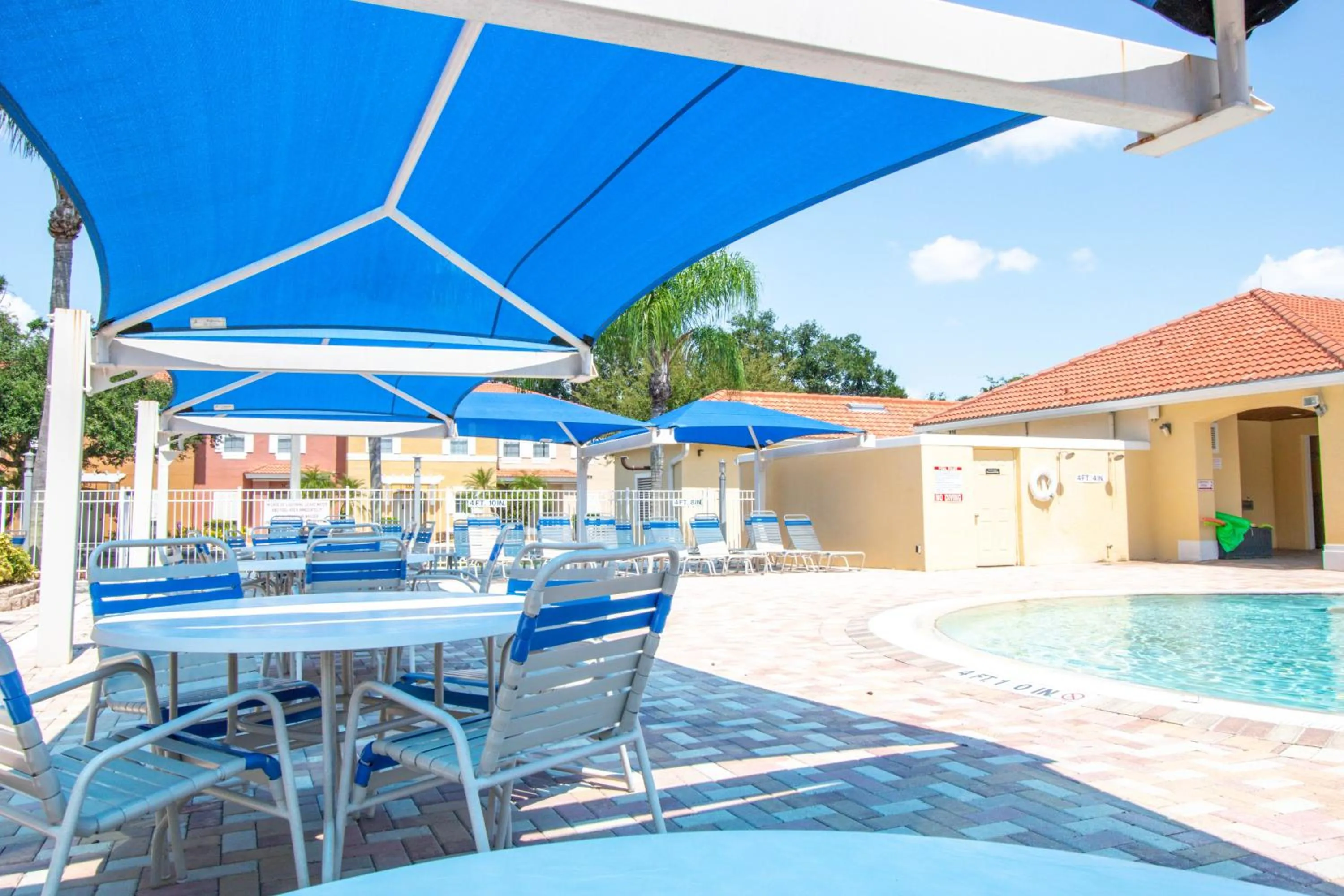 Property building in Berkley Lake Townhomes