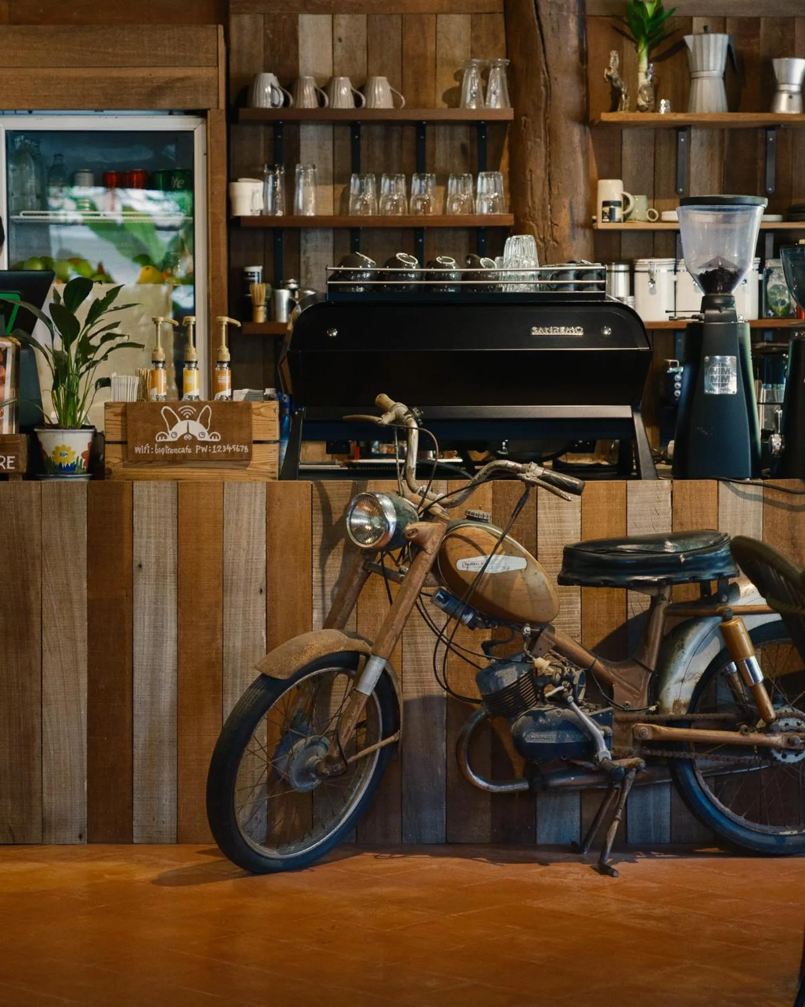 Restaurant/places to eat in Big Tree Boutique Hotel