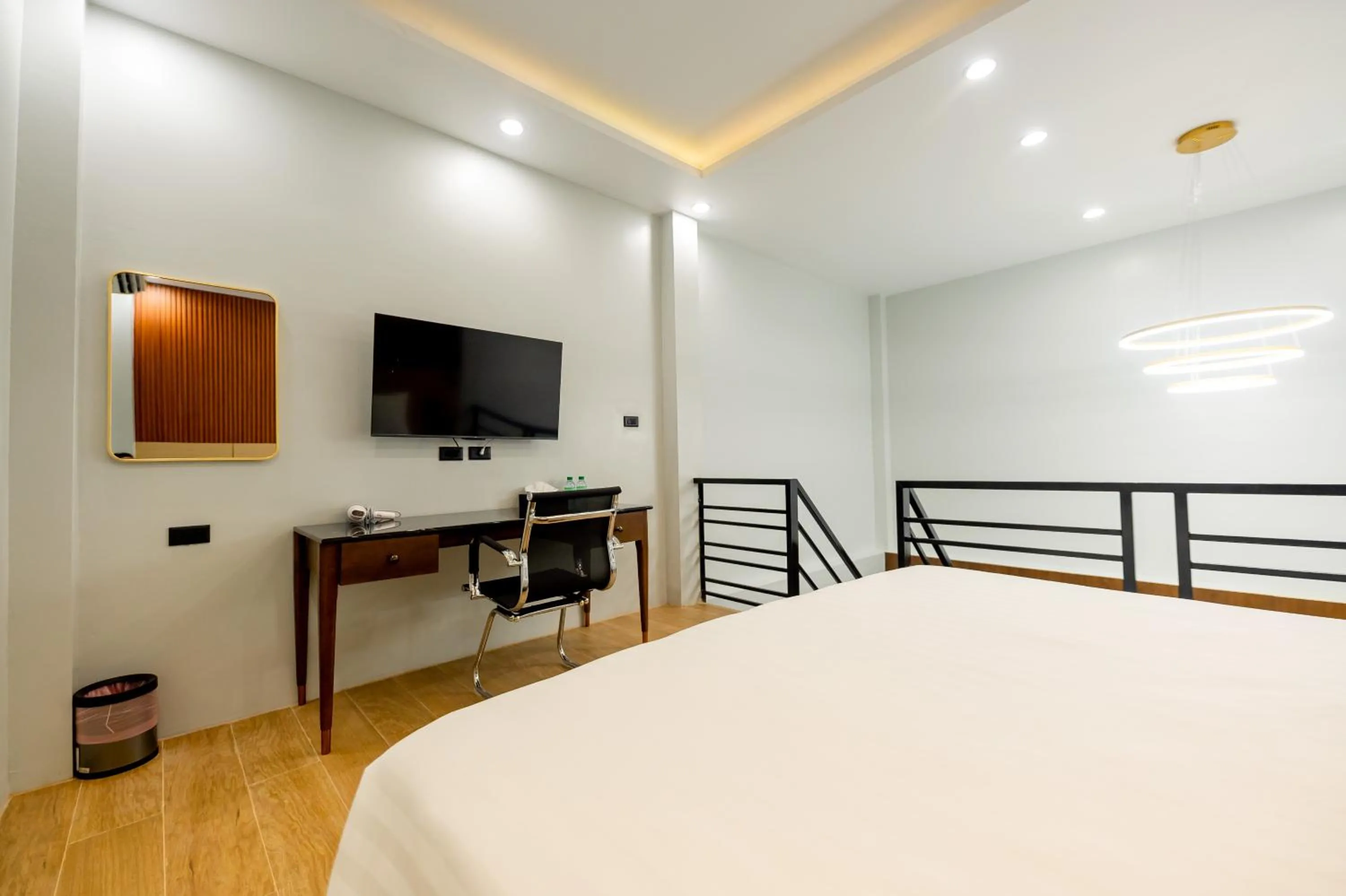 Photo of the whole room, Bed in TOBEDzZ HOTEL