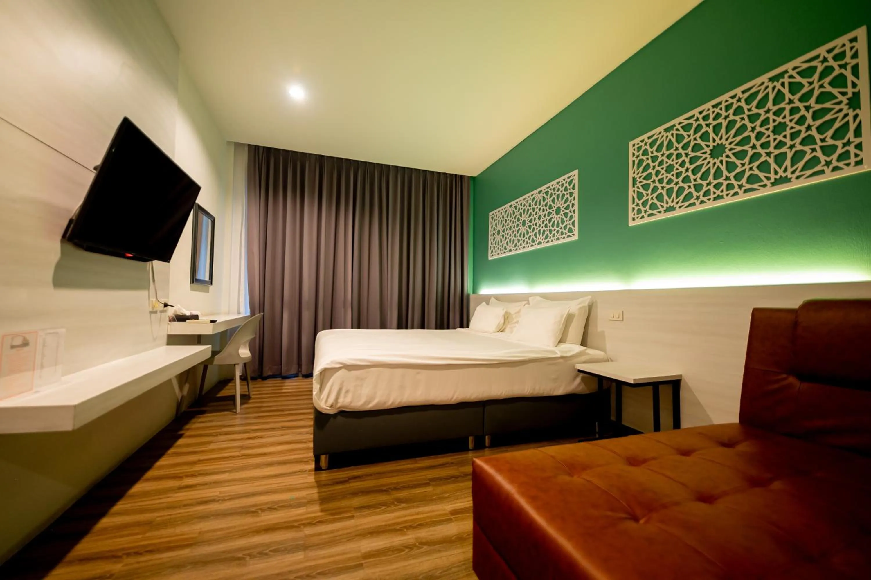 Photo of the whole room, Bed in TOBEDzZ HOTEL