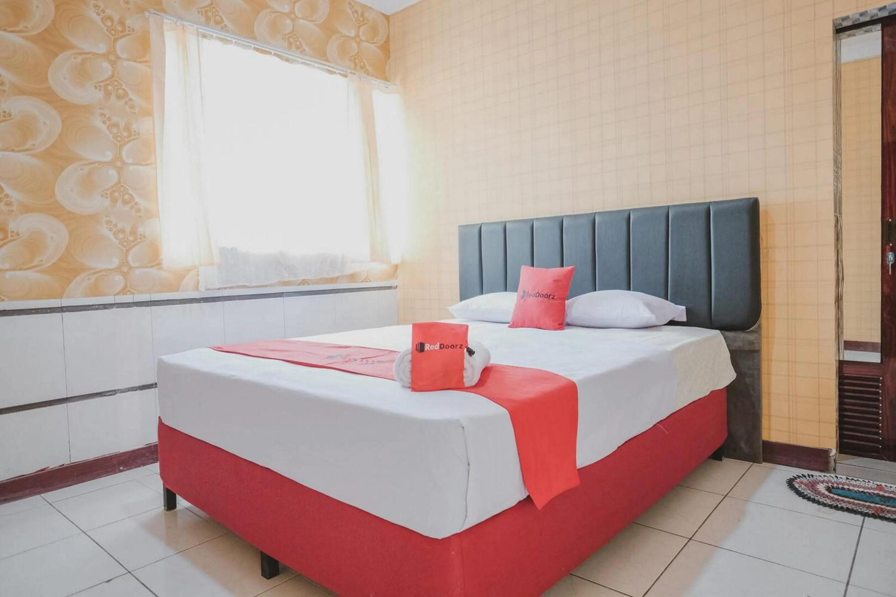 Bedroom, Bed in RedDoorz Plus near Istana Maimun Medan