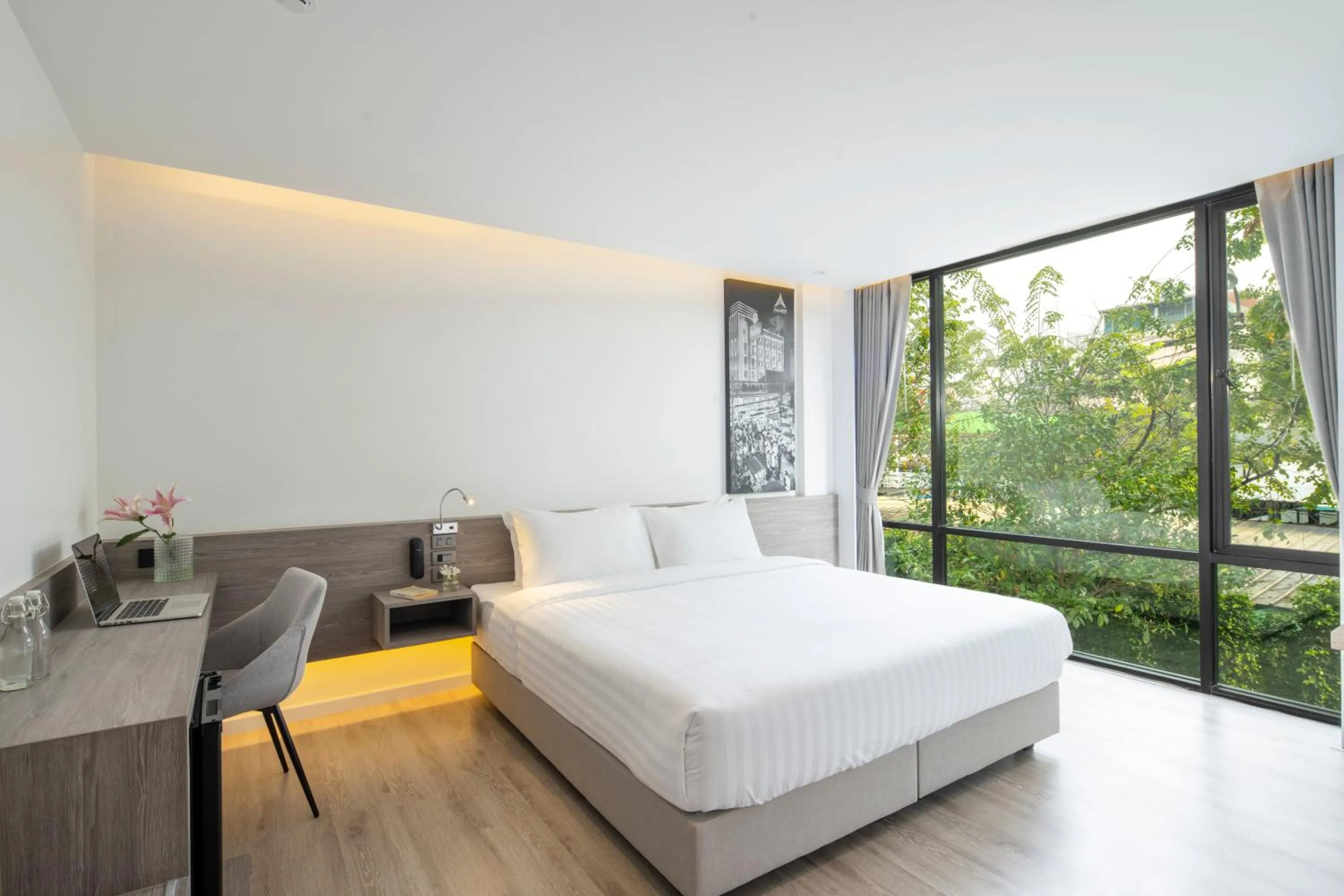 Bed in Amarin Hotel Rama 8