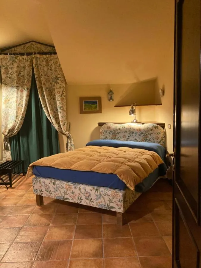 Bed in B&B MontAlbano