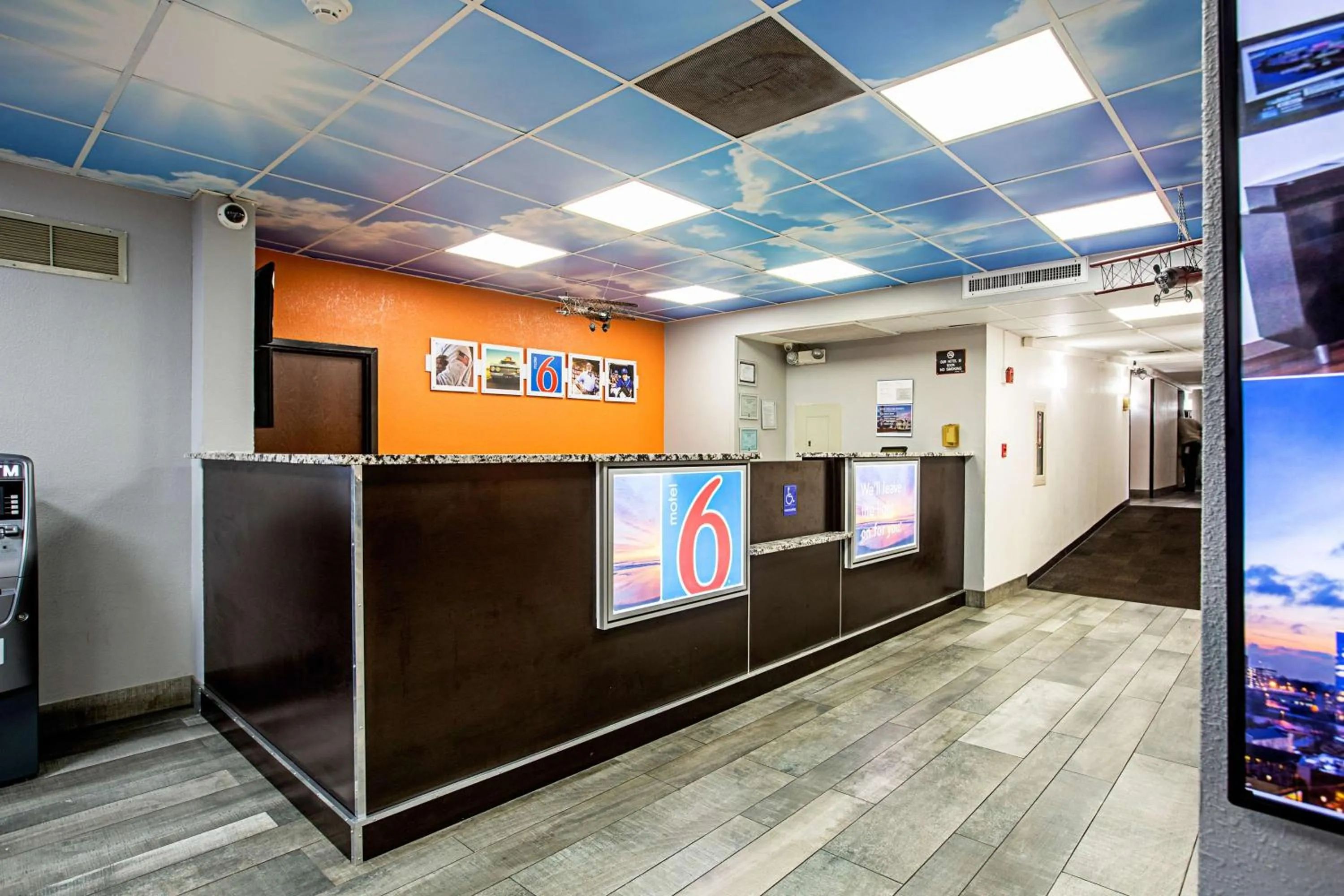 Lobby or reception in Motel 6-Atlanta, GA - Atlanta Airport