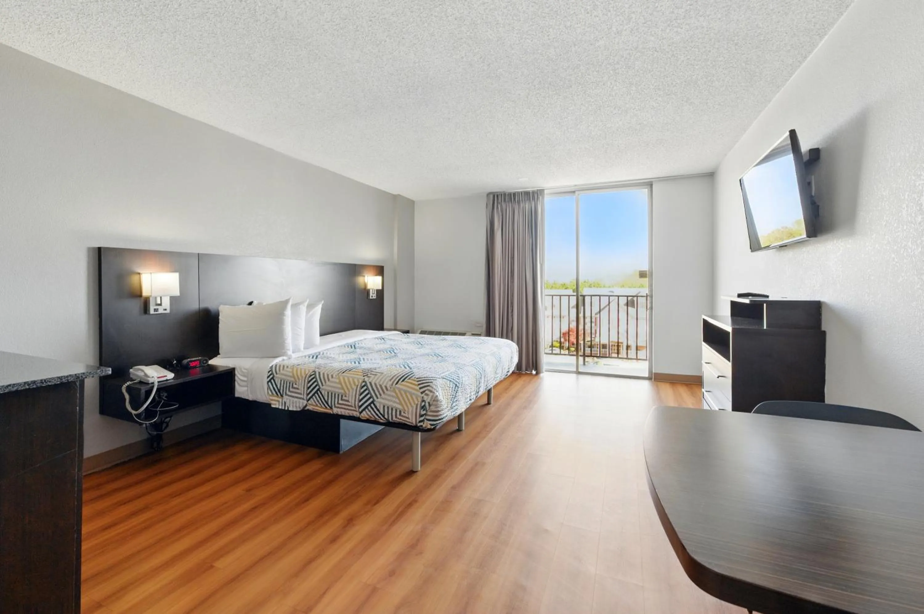 Bedroom, Bed in Motel 6-Atlanta, GA - Atlanta Airport