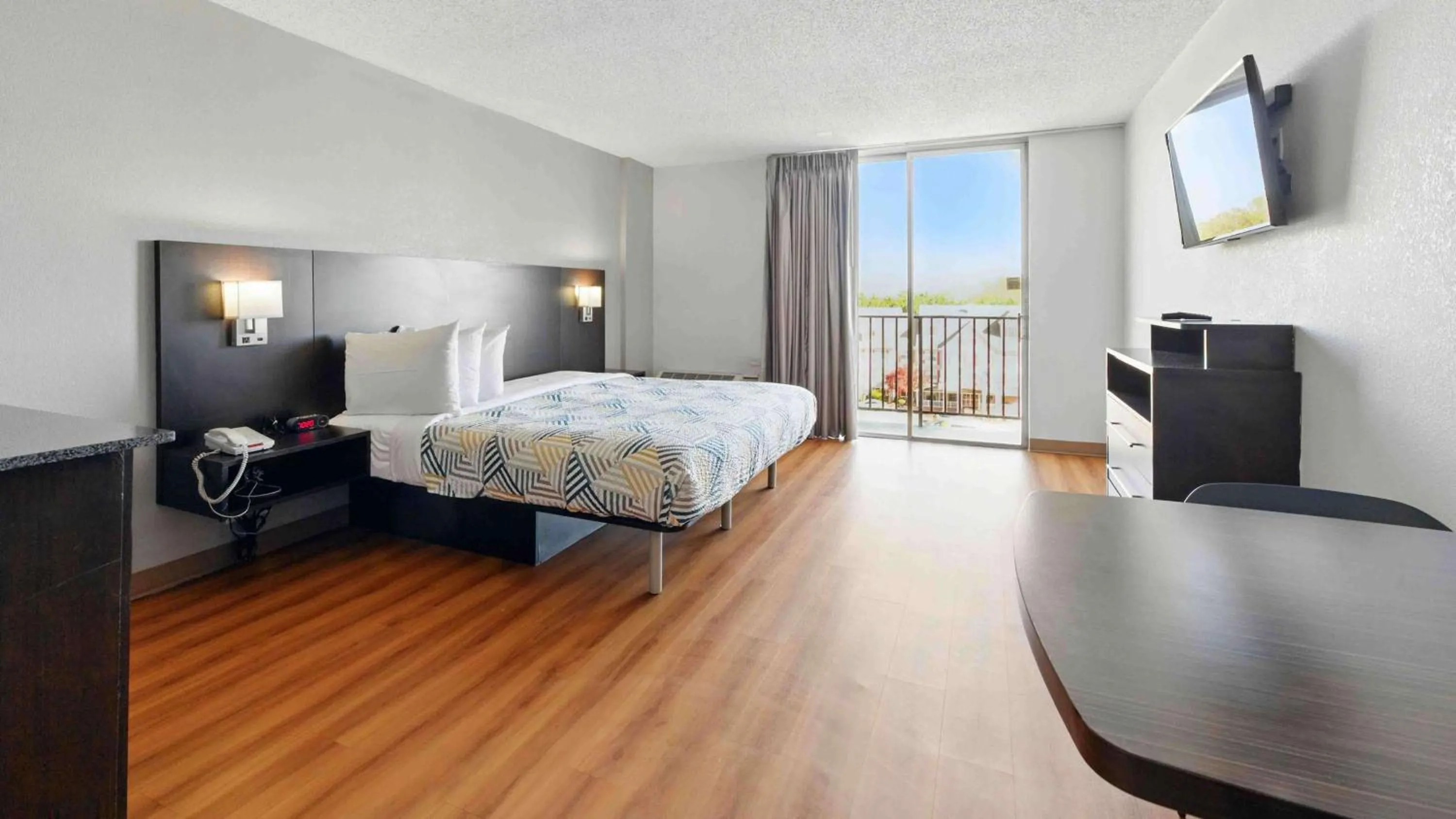 Bedroom, Bed in Motel 6-Atlanta, GA - Atlanta Airport