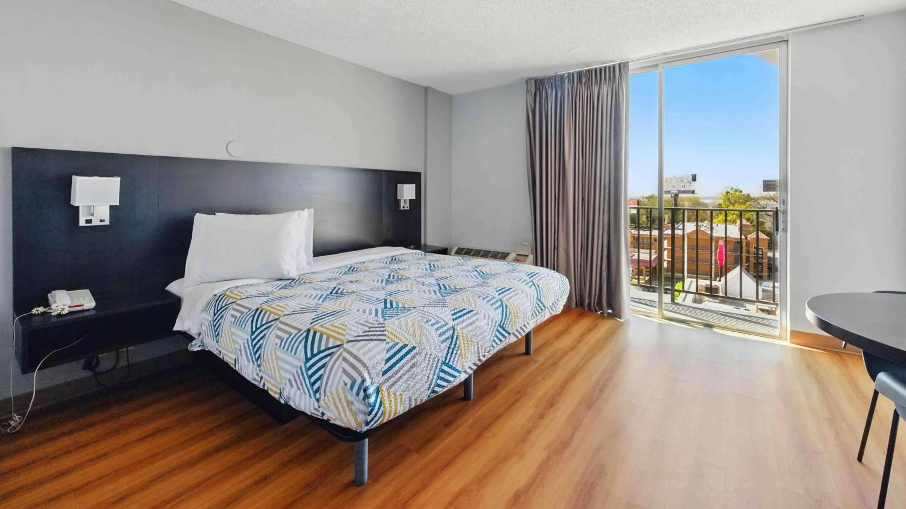 Bedroom, Bed in Motel 6-Atlanta, GA - Atlanta Airport