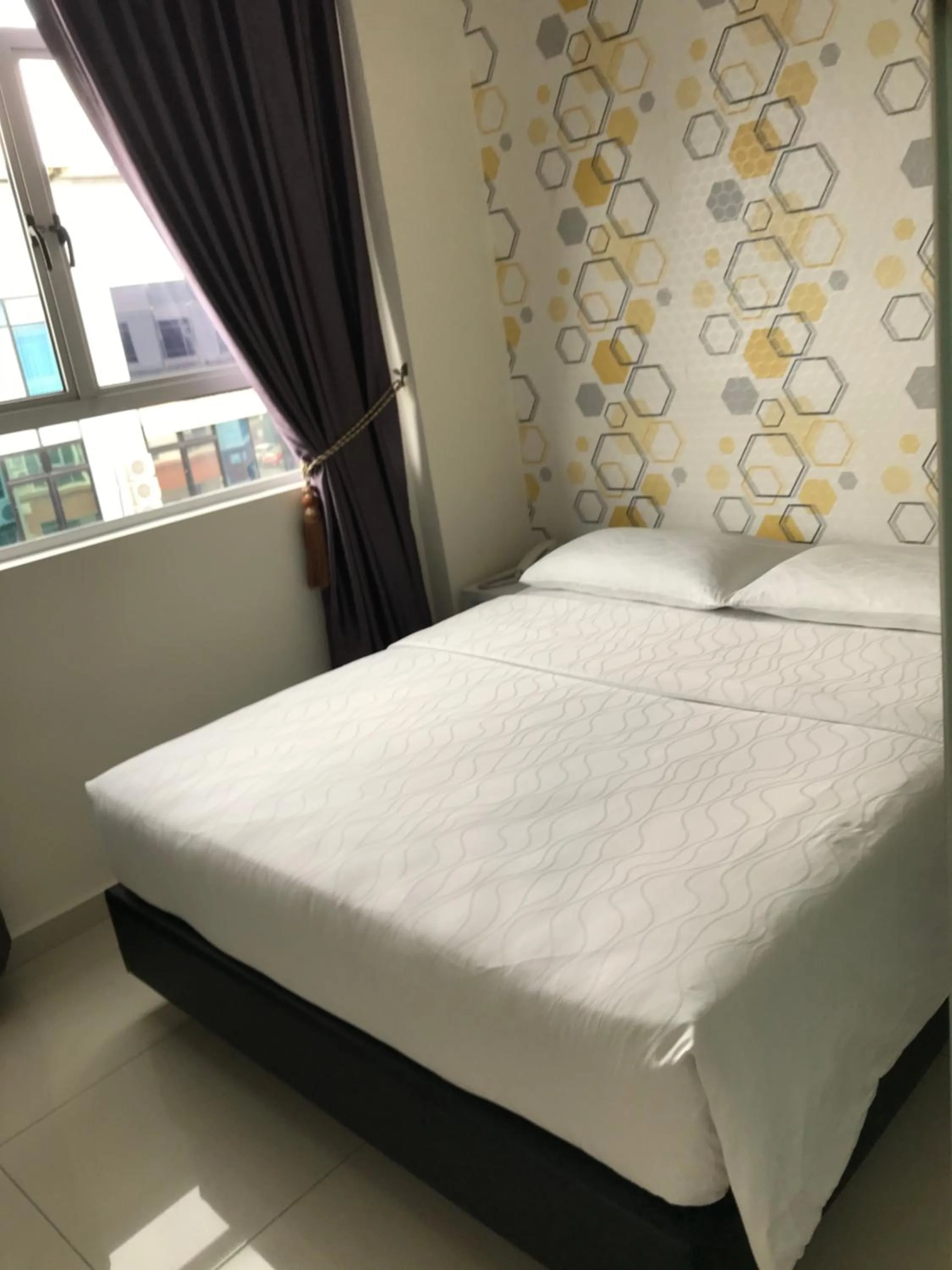 Property building, Bed in GOODY HOTEL