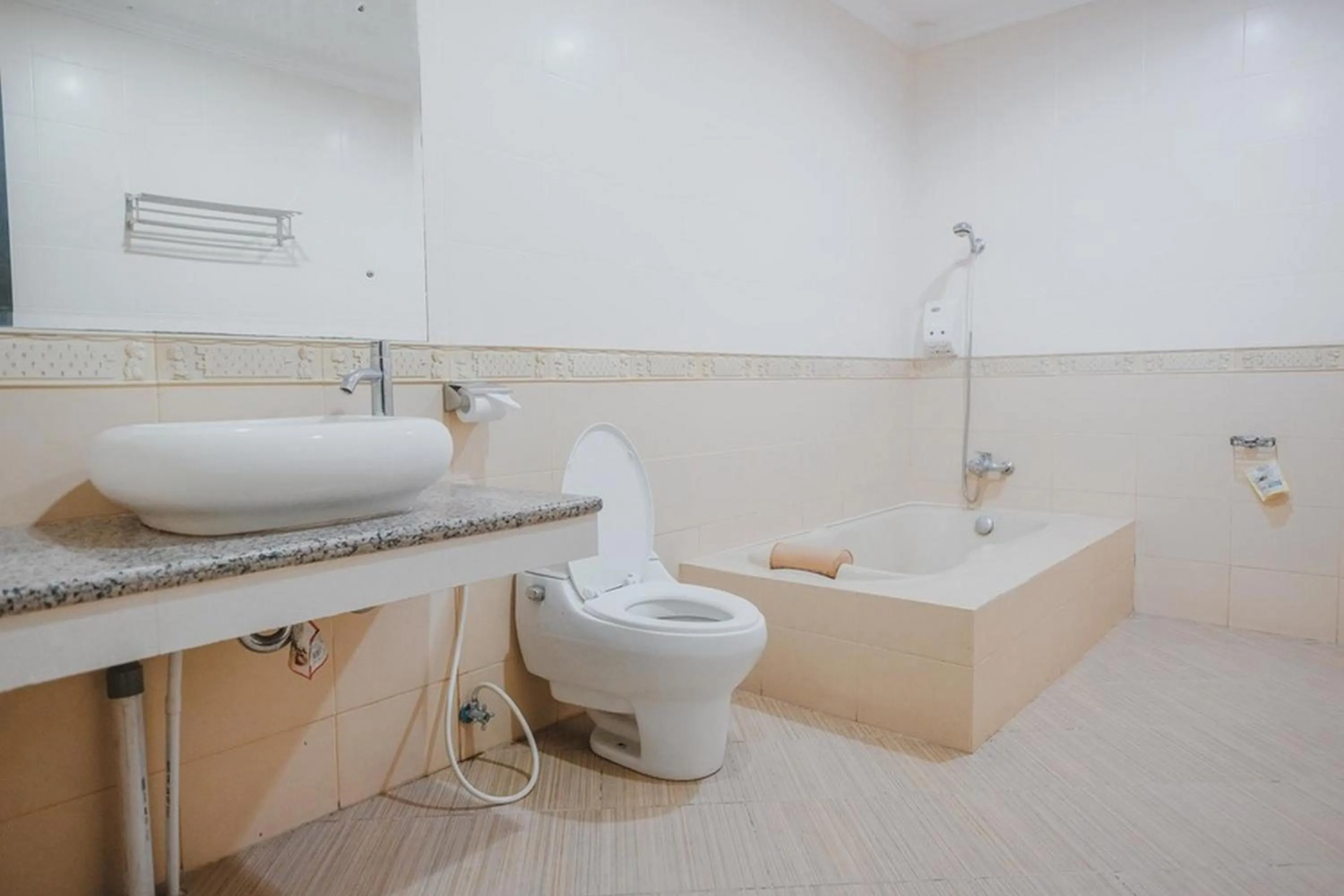 Bathroom in RedDoorz Premium @ Jalan Pal 10 Jambi