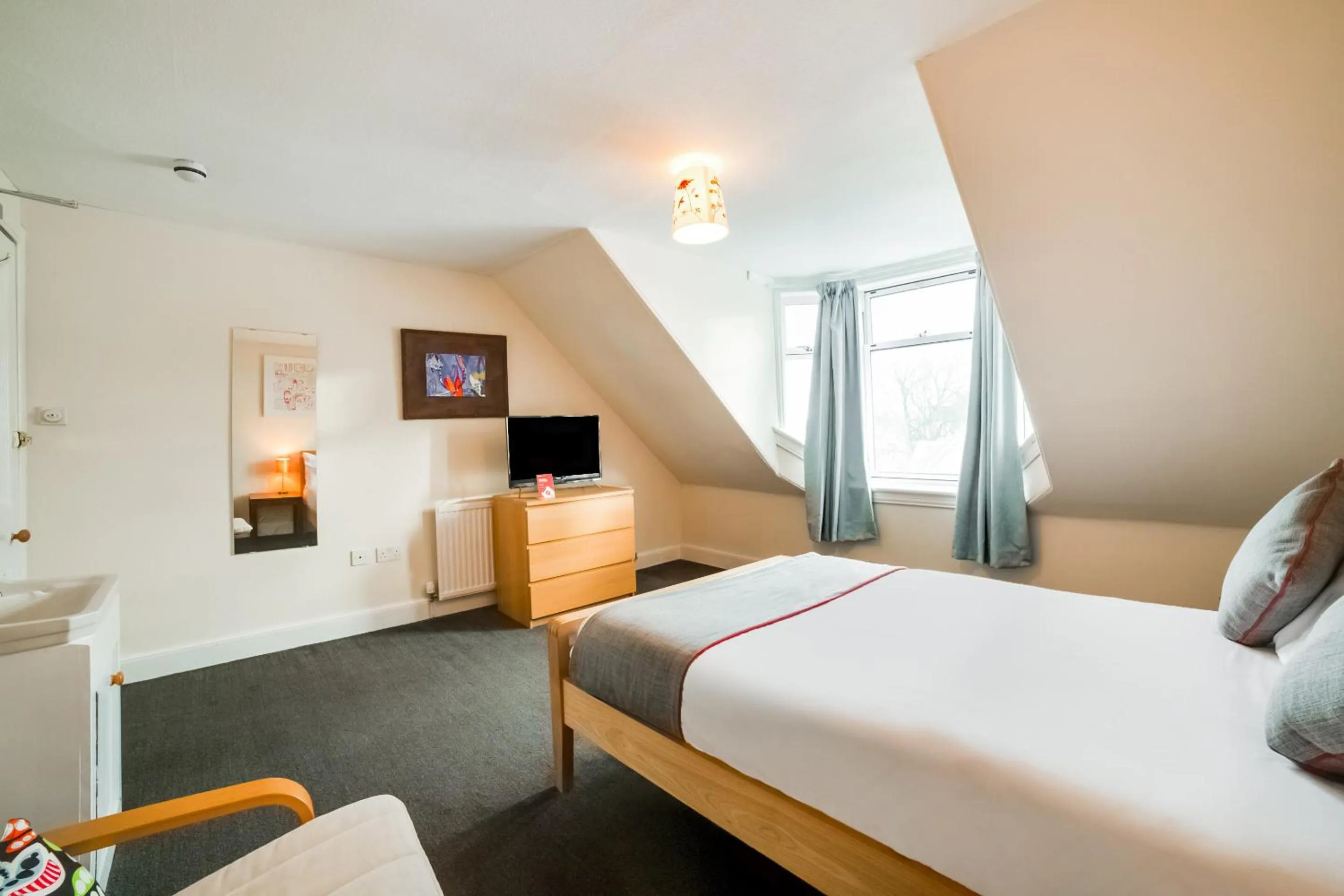 Bedroom in OYO Braeriach Hotel, Highlands Scotland