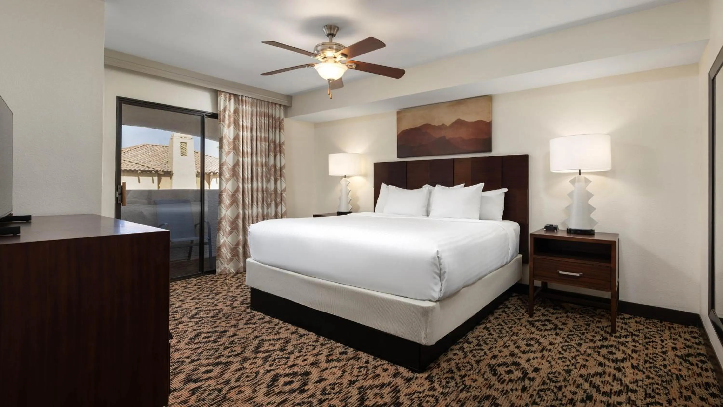 One-Bedroom Villa Lodge with Queen Bed in Holiday Inn Club Vacations Scottsdale Resort