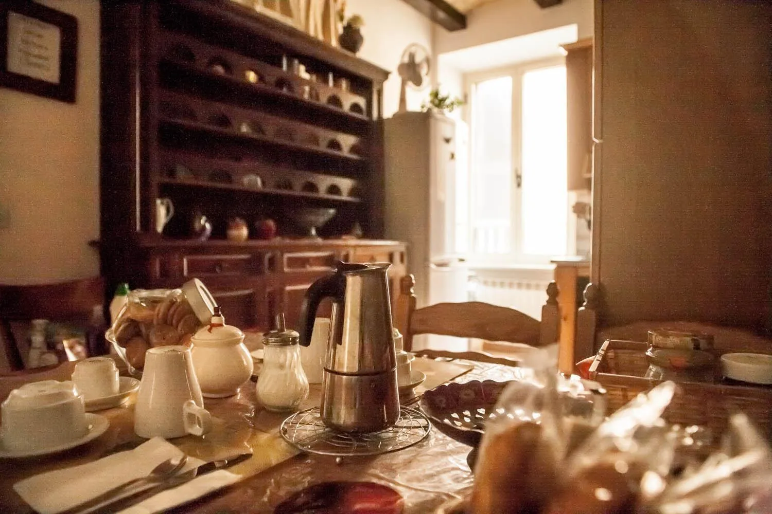 Communal kitchen in Turra B&B