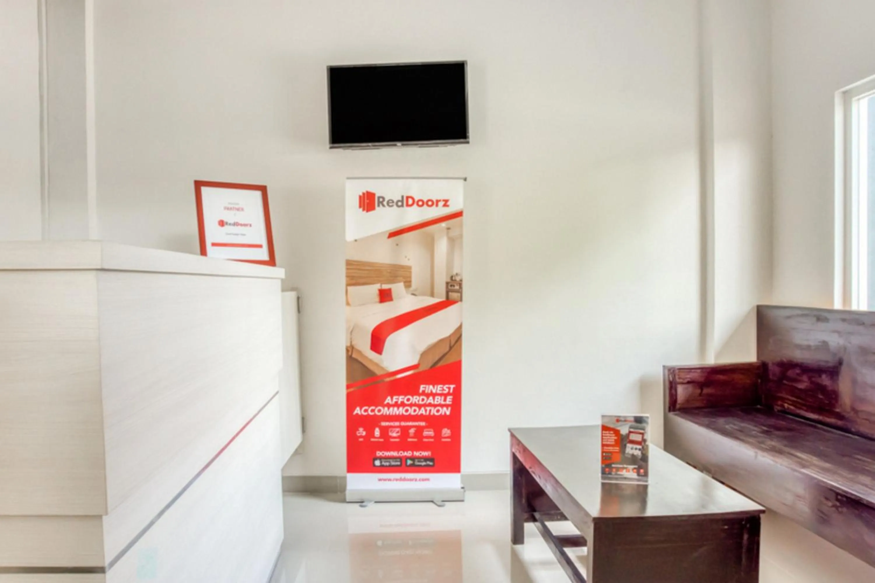 Lobby or reception in RedDoorz @ Plemburan Jakal 2