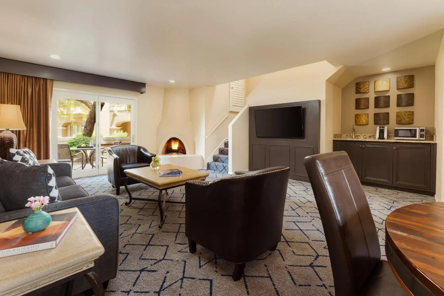 TV and multimedia in Kimpton Miralina coming soon - Scottsdale Plaza Resort