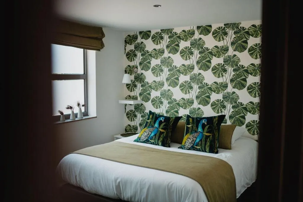 Bed in LES 7 MEUSES - Restaurant & Hébergements HÔTELIERS - INSOLITES - WELLNESS - GÎTES