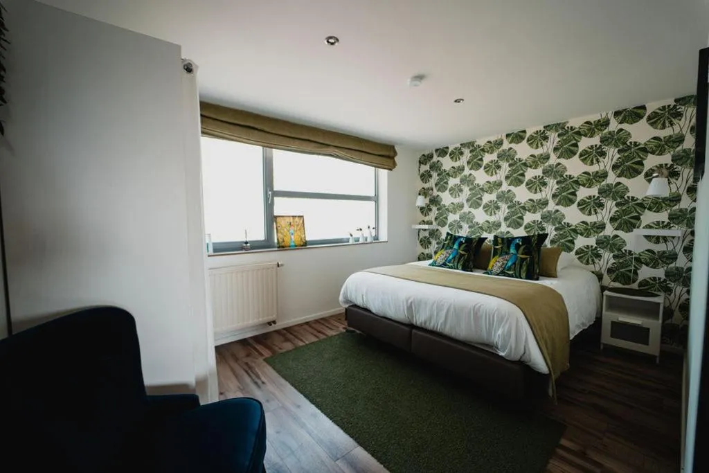 Bed in LES 7 MEUSES - Restaurant & Hébergements HÔTELIERS - INSOLITES - WELLNESS - GÎTES