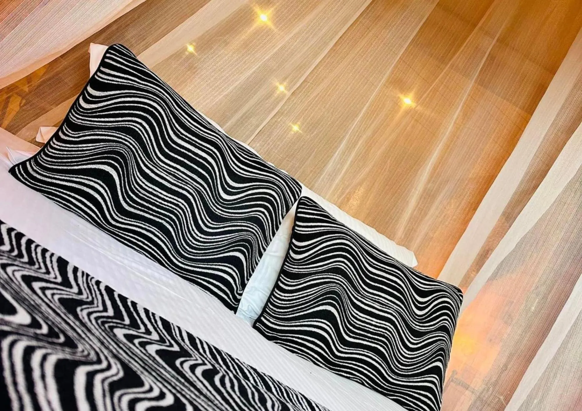 Bed in LES 7 MEUSES - Restaurant & Hébergements HÔTELIERS - INSOLITES - WELLNESS - GÎTES