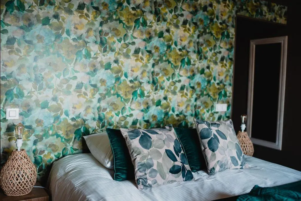 LES 7 MEUSES - Restaurant & Hébergements HÔTELIERS - INSOLITES - WELLNESS - GÎTES