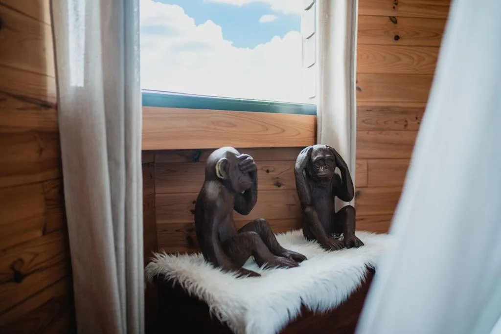 LES 7 MEUSES - Restaurant & Hébergements HÔTELIERS - INSOLITES - WELLNESS - GÎTES