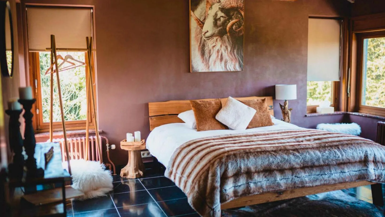 Bed in LES 7 MEUSES - Restaurant & Hébergements HÔTELIERS - INSOLITES - WELLNESS - GÎTES