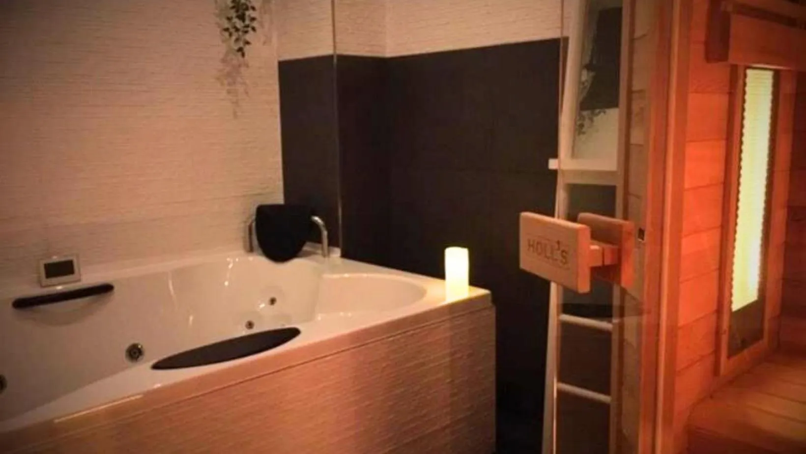 LES 7 MEUSES - Restaurant & Hébergements HÔTELIERS - INSOLITES - WELLNESS - GÎTES