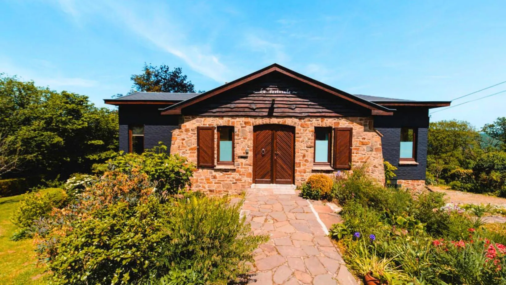 LES 7 MEUSES - Restaurant & Hébergements HÔTELIERS - INSOLITES - WELLNESS - GÎTES