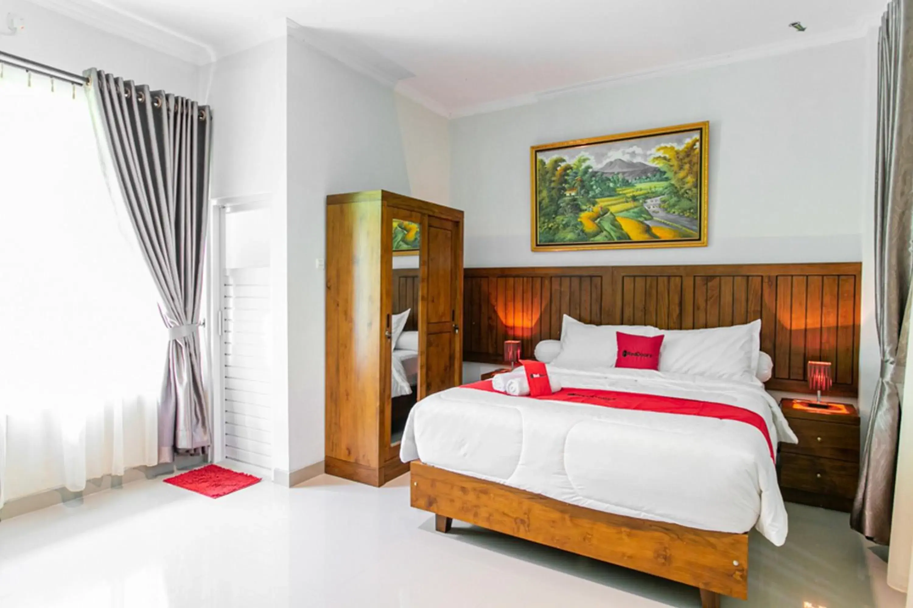 Large Double Room in RedDoorz near Universitas Muhammadiyah Yogyakarta Large Double Room in RedDoorz near Universitas Muhammadiyah Yogyakarta