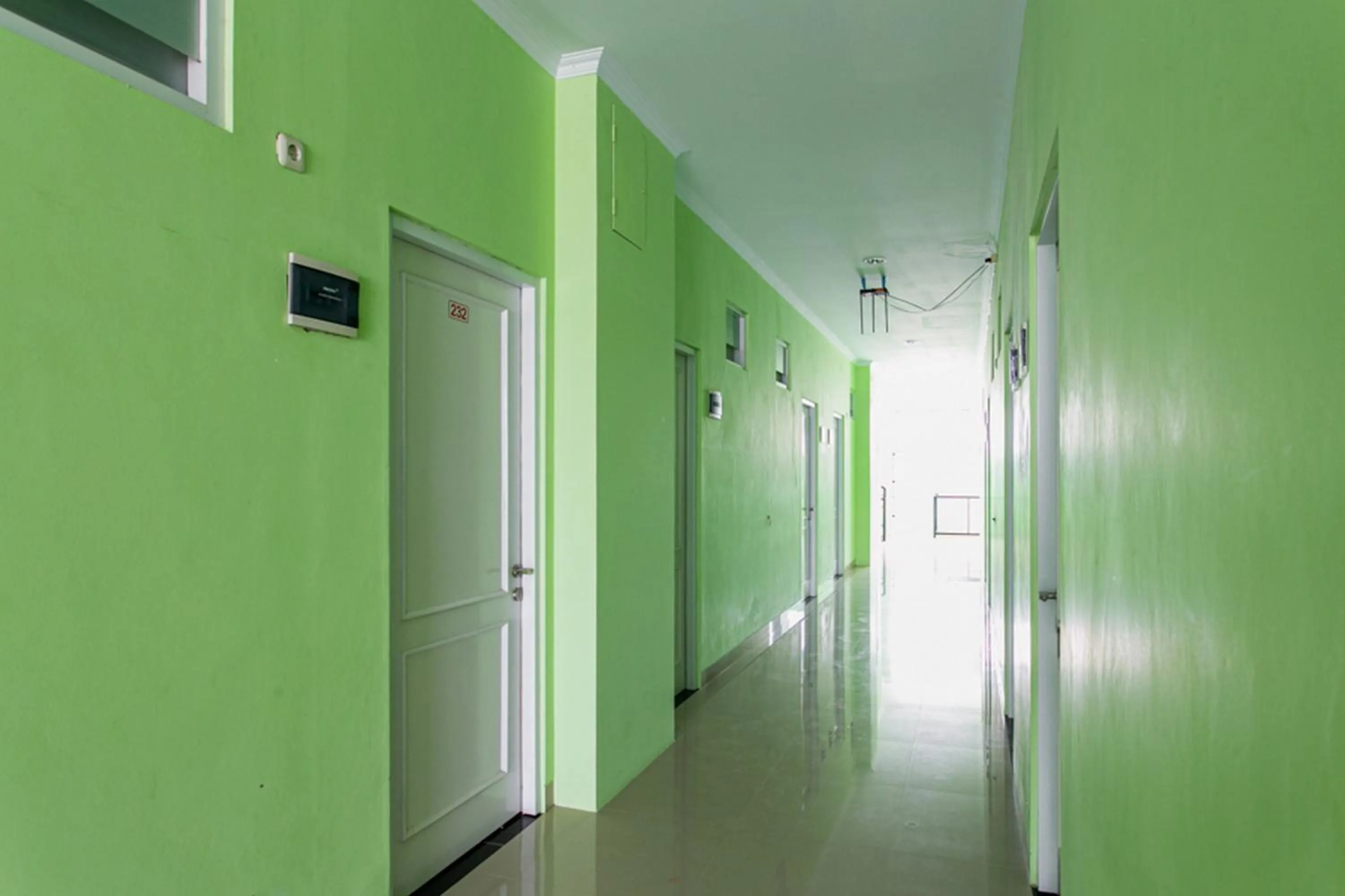 Balcony/Terrace in RedDoorz near Universitas Muhammadiyah Yogyakarta