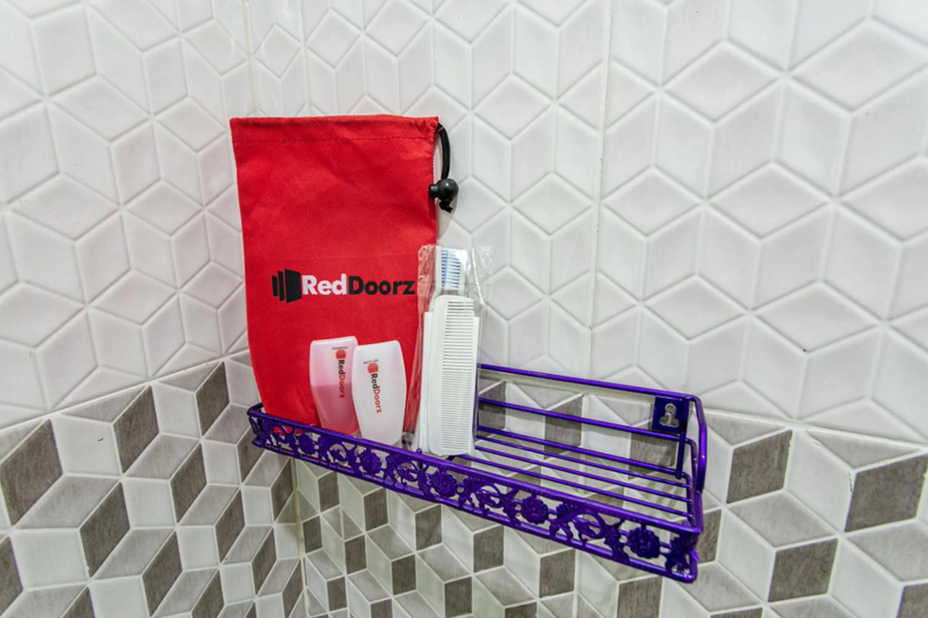 Bathroom in RedDoorz near Universitas Muhammadiyah Yogyakarta