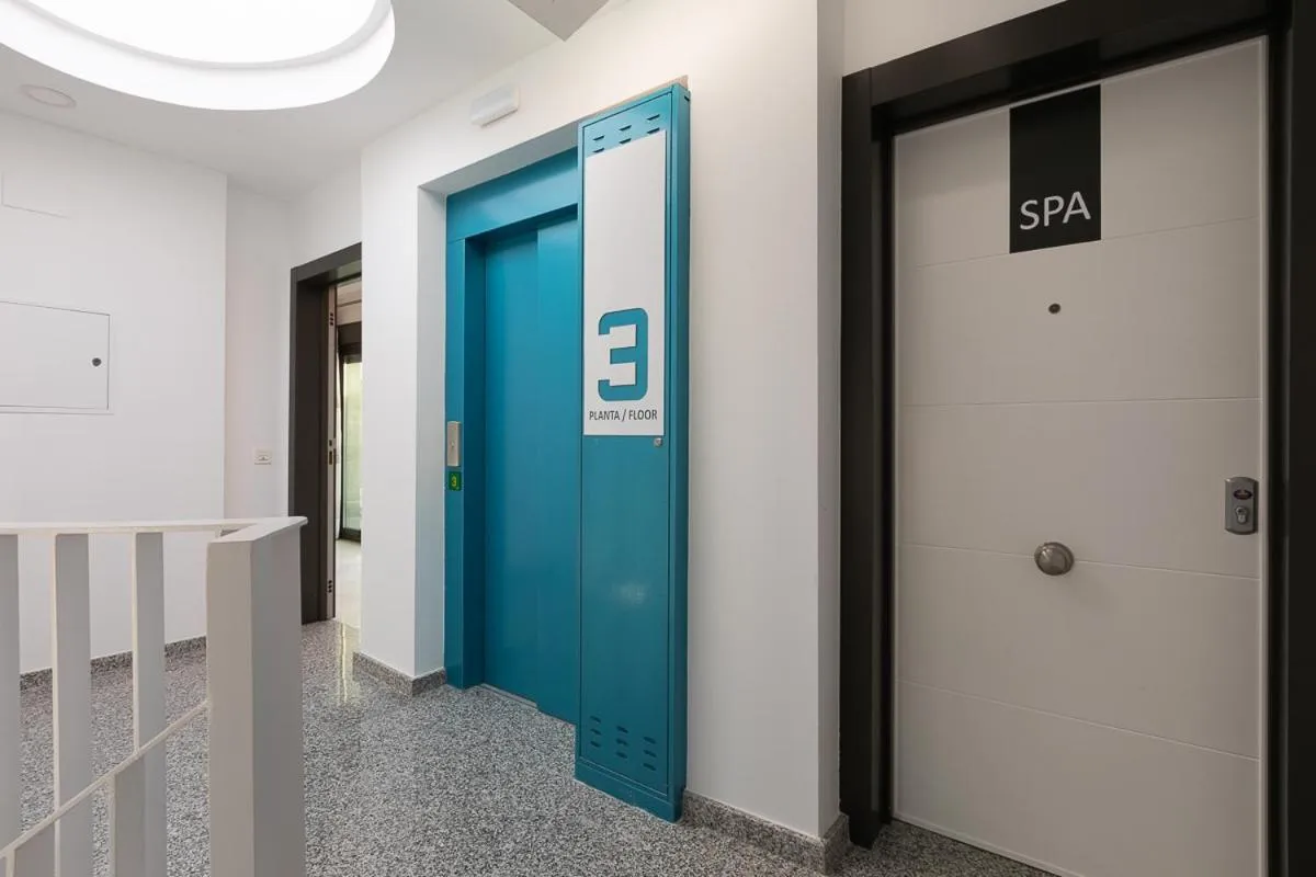 elevator in Apartamentos Guerrero 3