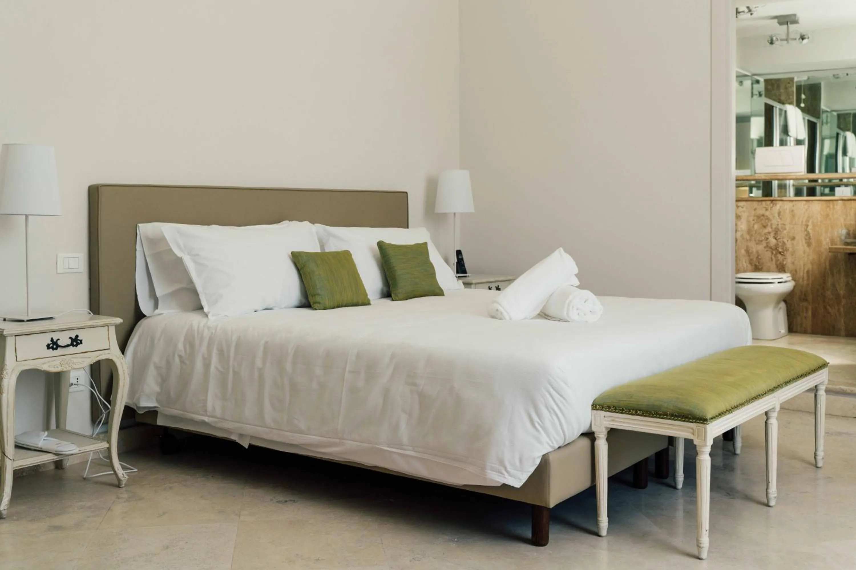 Deluxe Double or Twin Room with Garden View in Relais Corte Degli Aragonesi