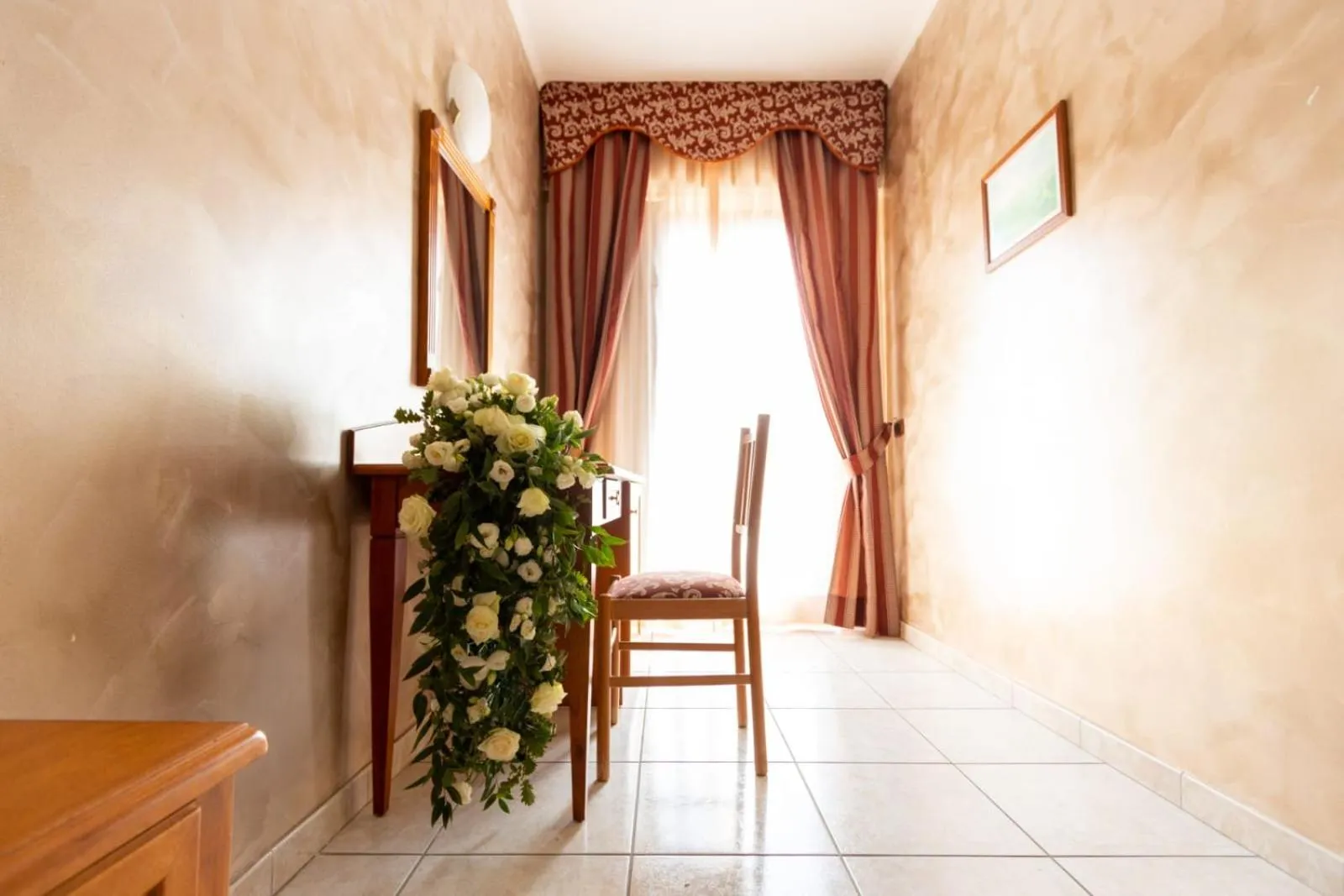 Bedroom in Hotel La Grotte